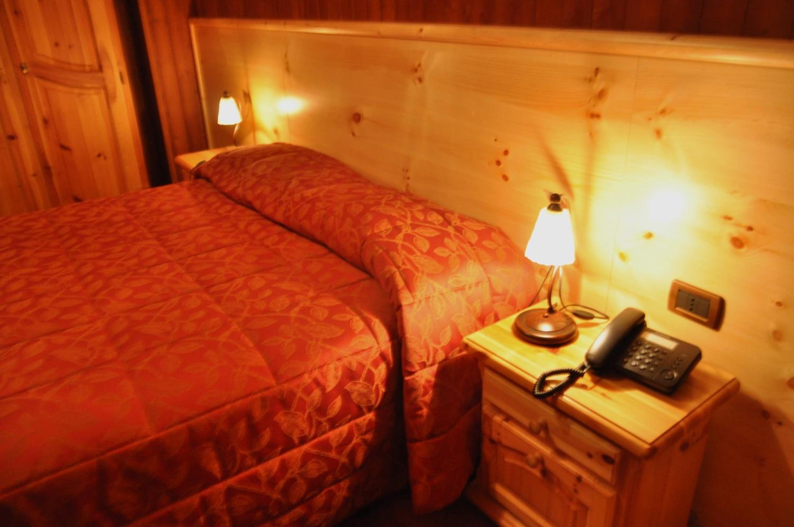 Double or Twin Room - Photo 7