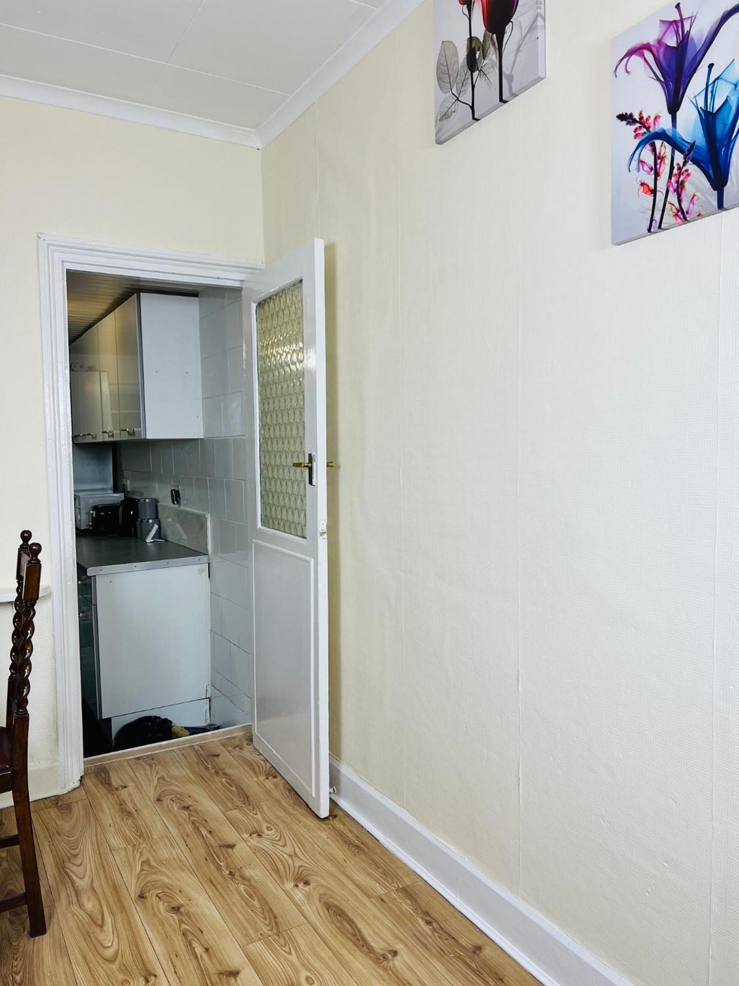 Three-Bedroom Apartment photo 3