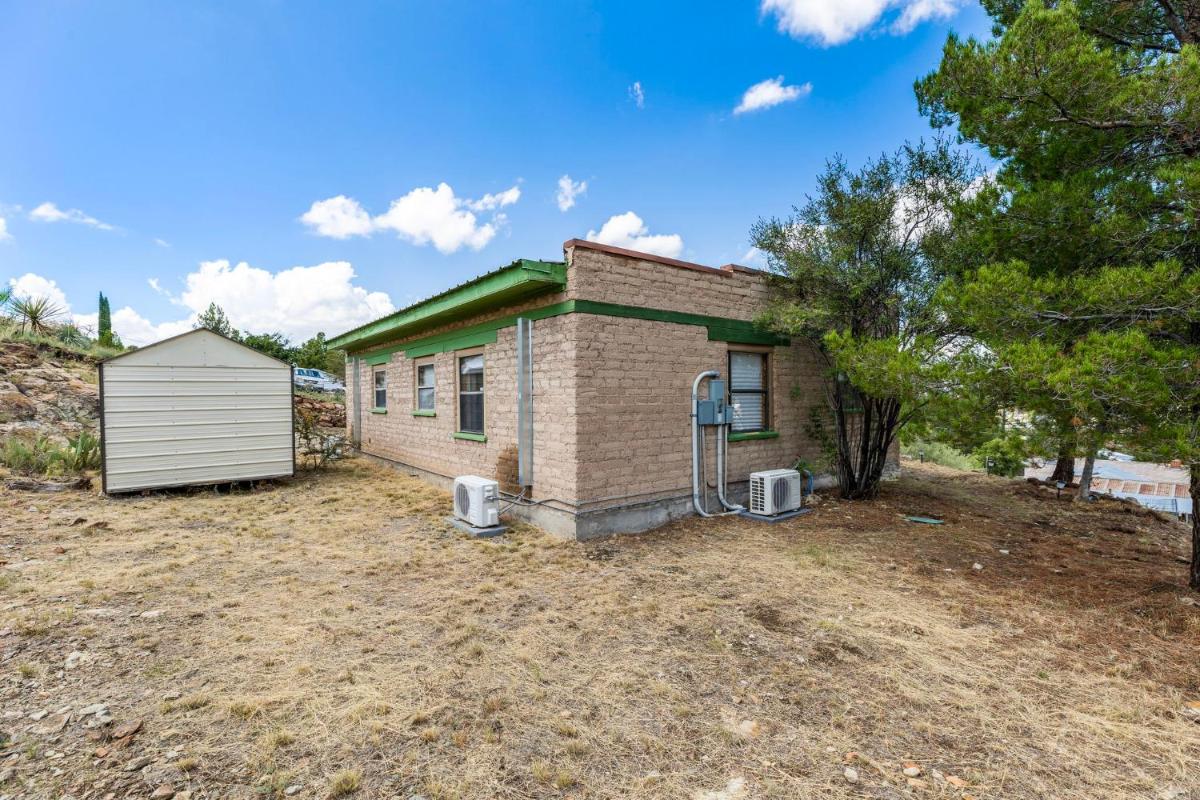 Two-Bedroom House photo 3