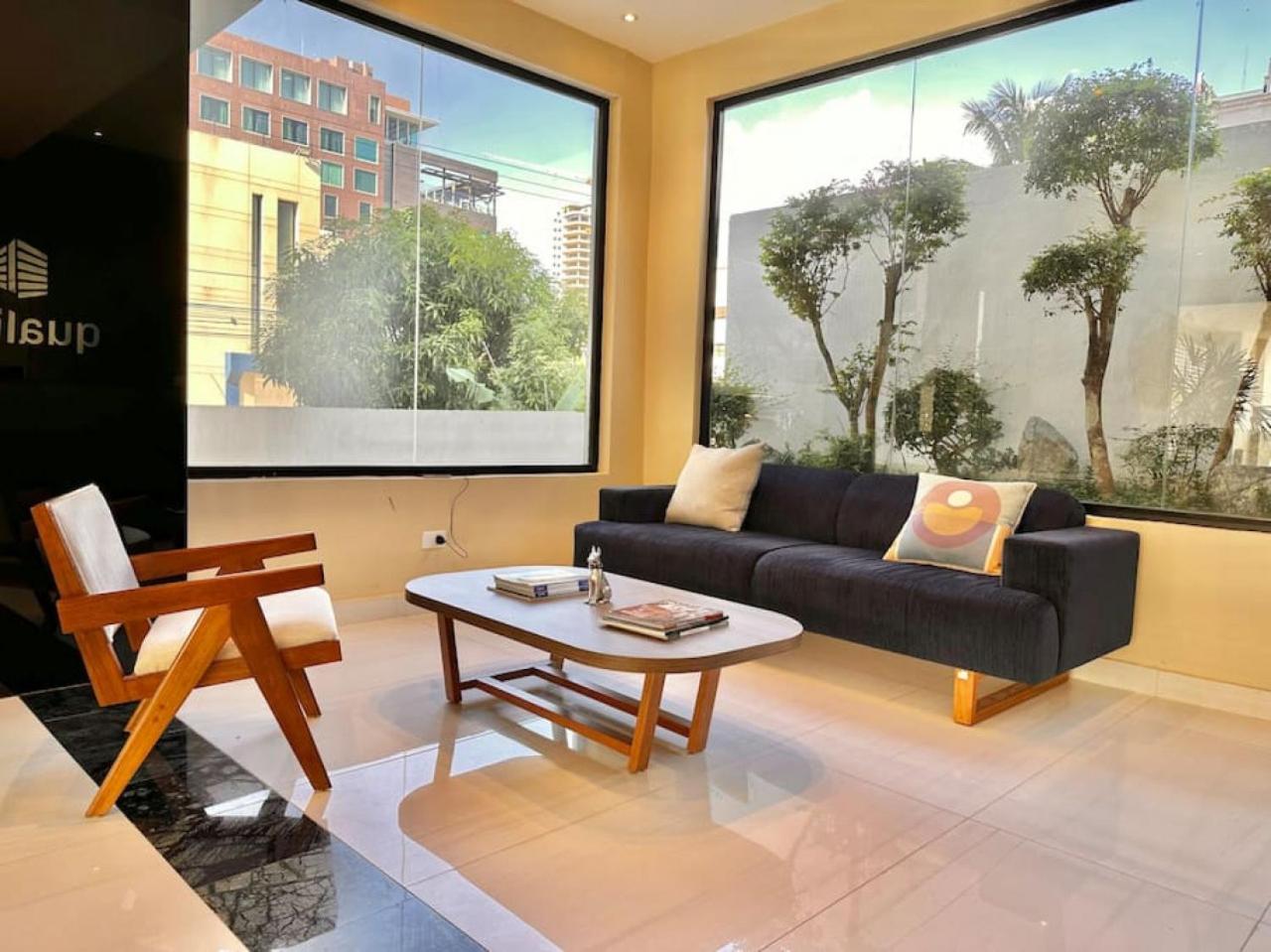 Apartment photo 2