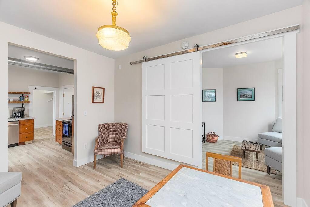 One-Bedroom Apartment - Photo 5