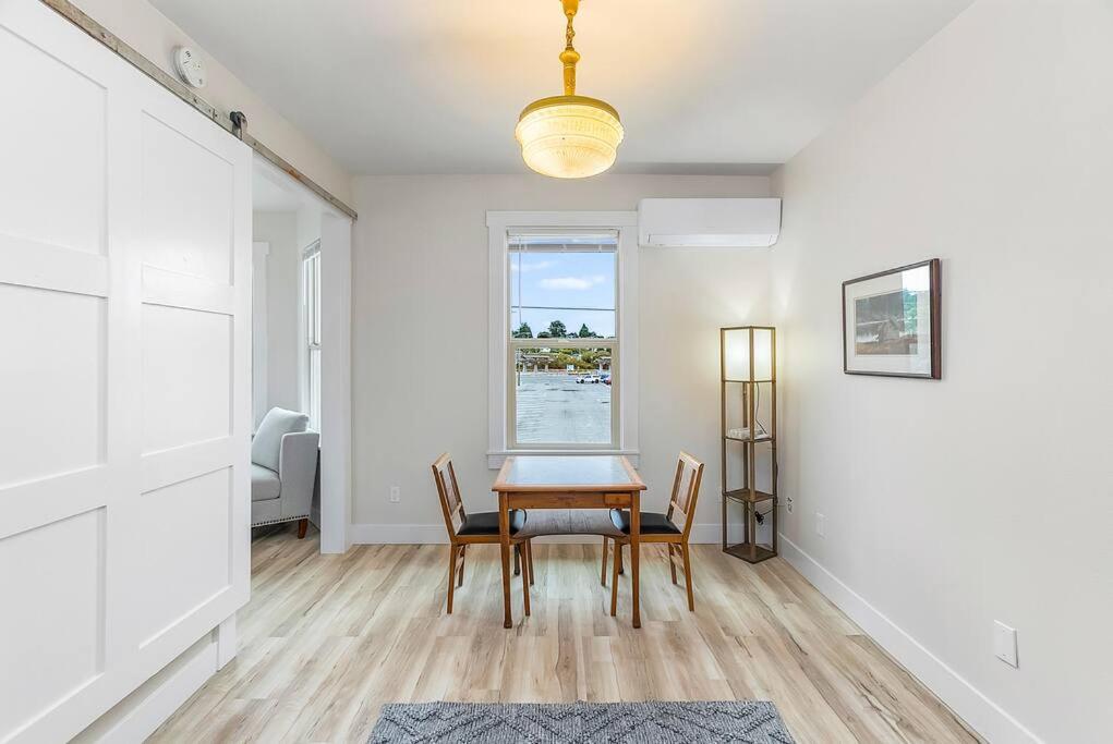 One-Bedroom Apartment - Photo 8