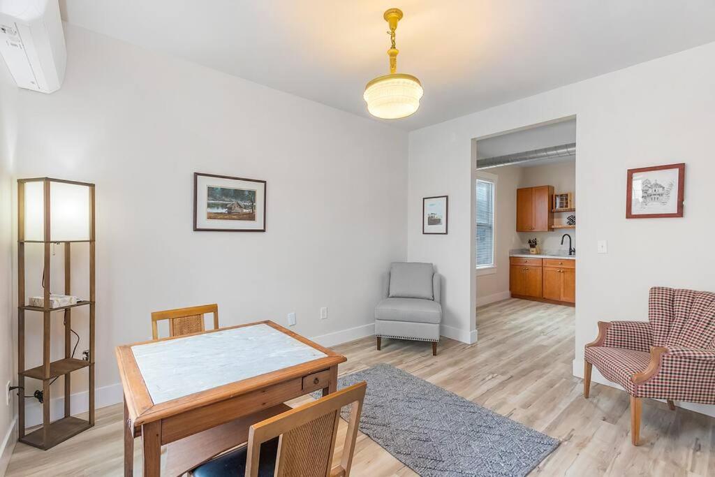 One-Bedroom Apartment - Photo 9