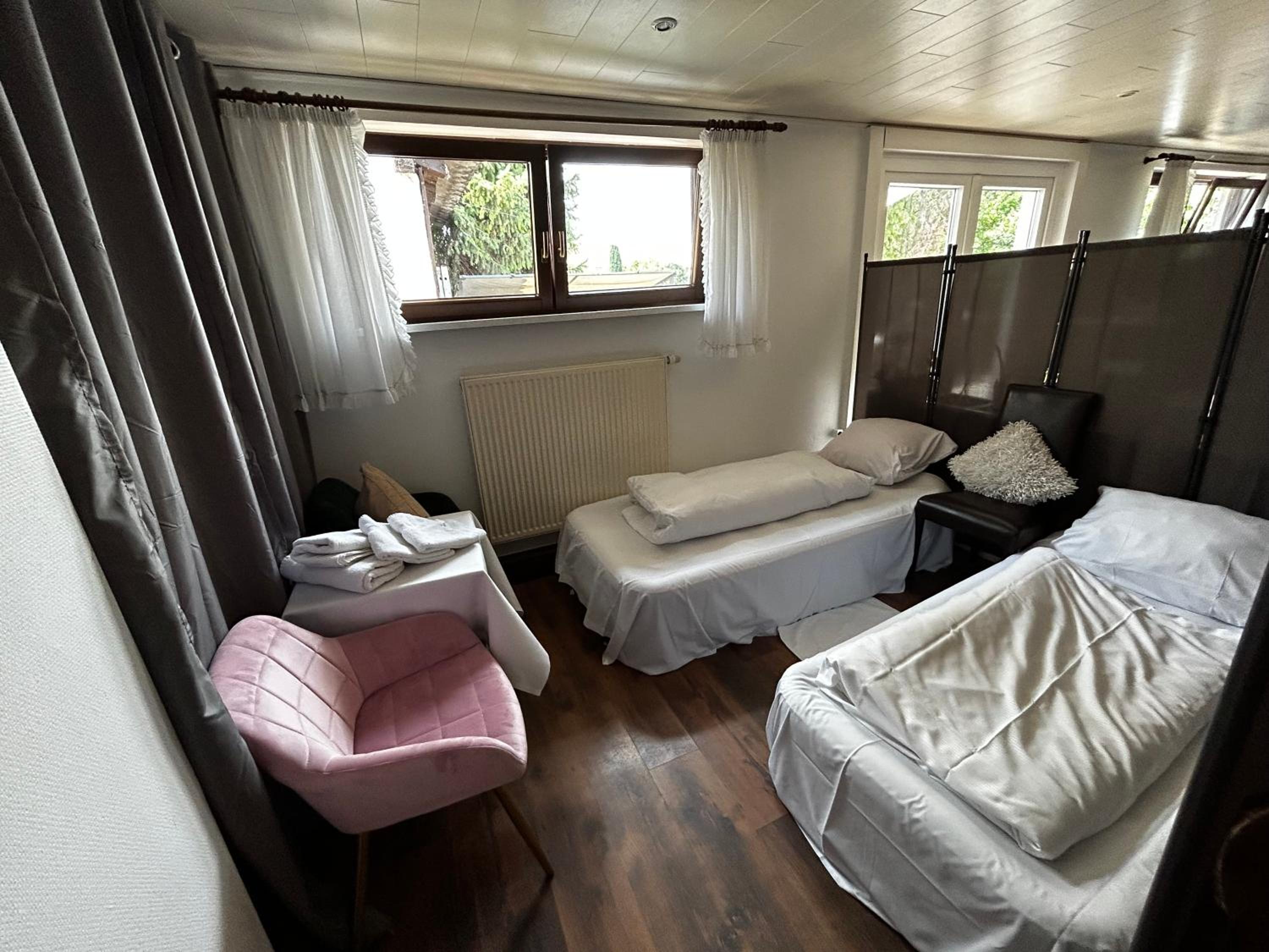 8-Bed Mixed Dormitory Room photo 1