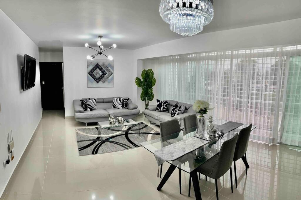 Three-Bedroom Apartment photo 2