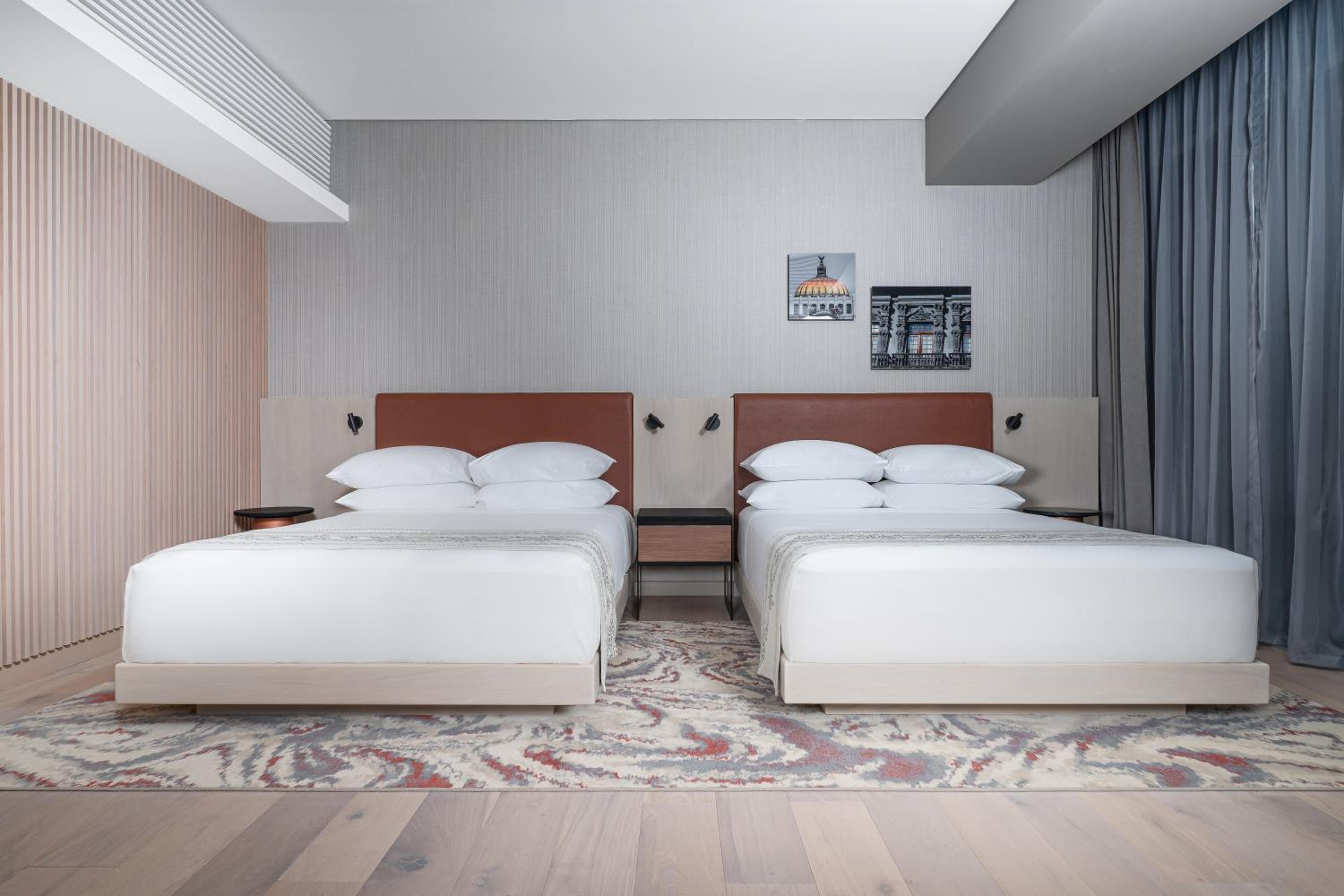 Deluxe Queen Room with Two Queen Beds thumbnail 5