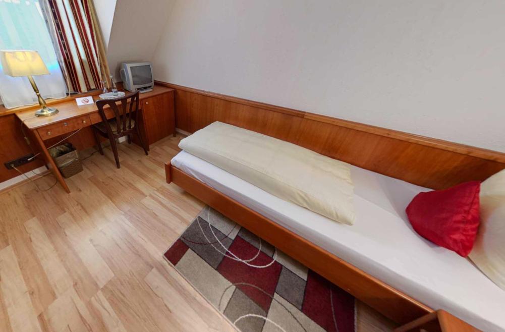 Single Room photo 3