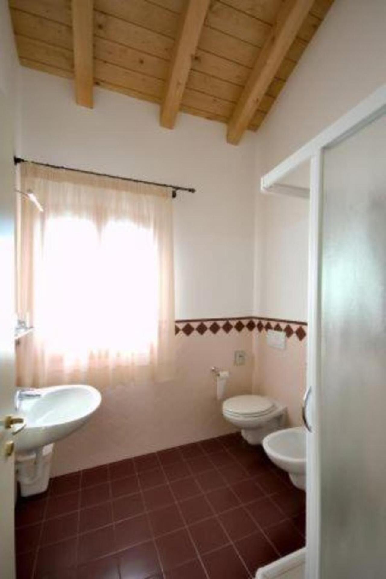 Double Room - Photo 5