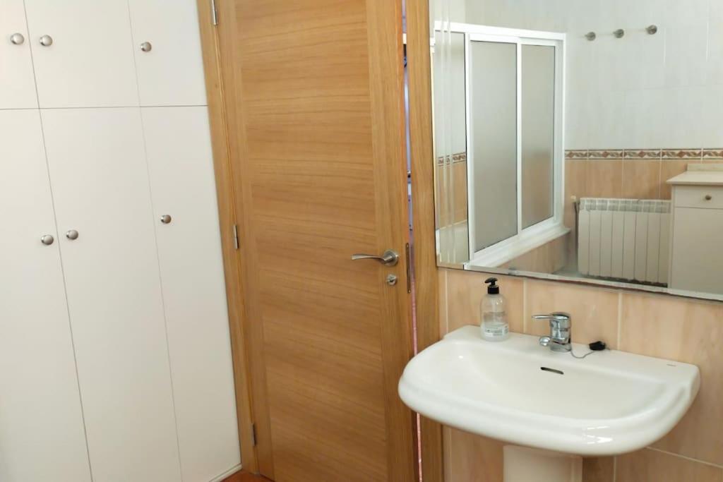 Four-Bedroom House photo 3