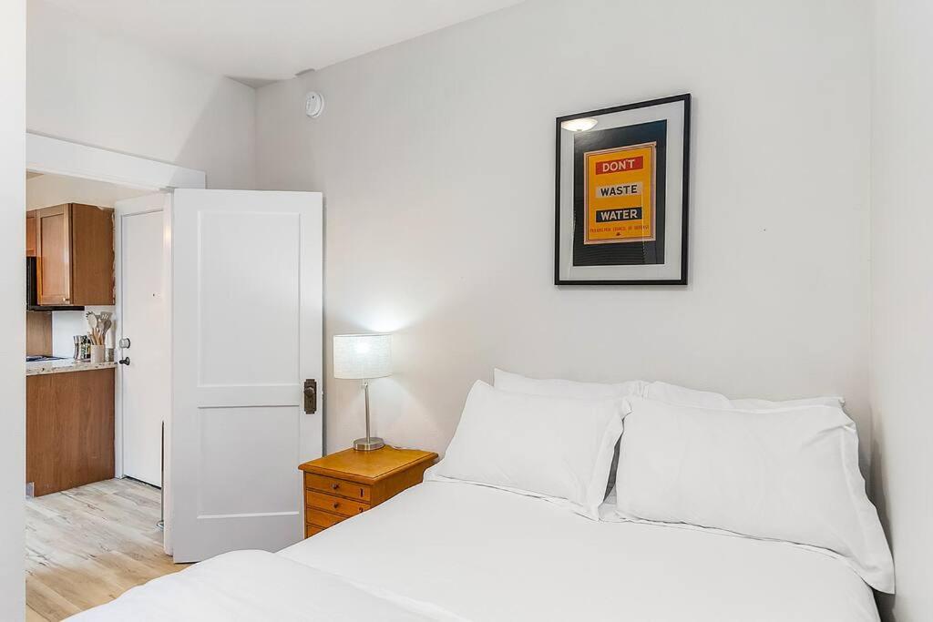 One-Bedroom Apartment - Photo 8
