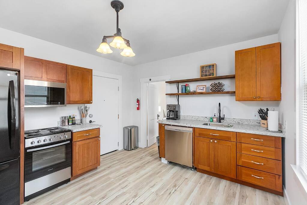 One-Bedroom Apartment - Photo 14