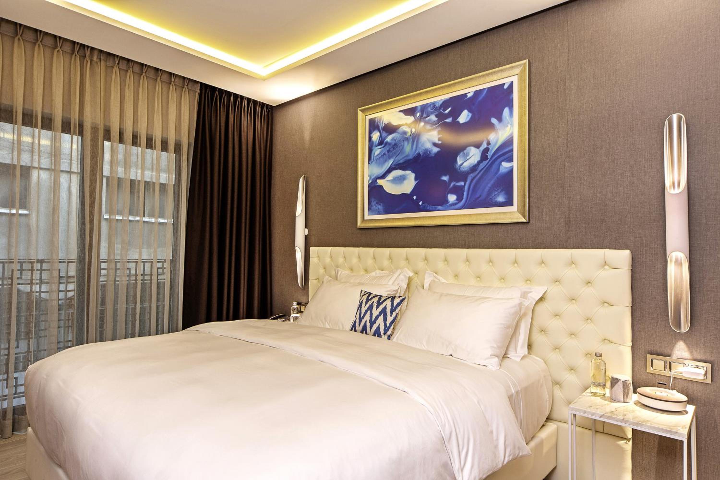 Deluxe King Room photo 2