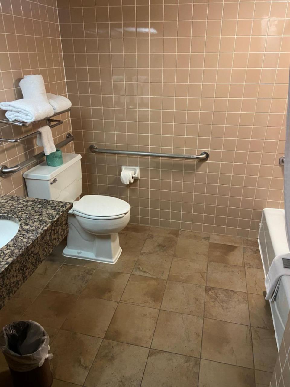 Single Room - Disability Access photo 2