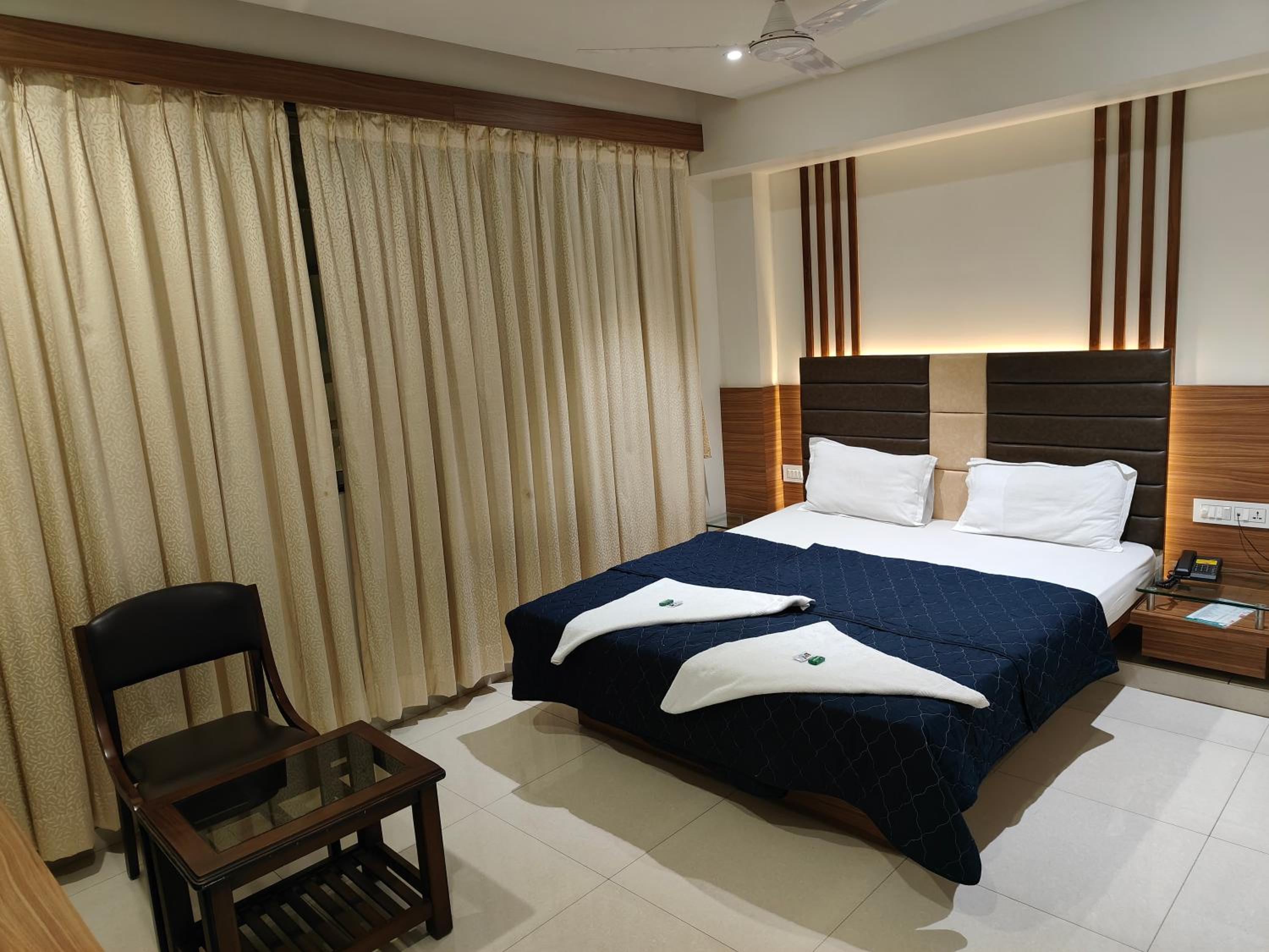 Deluxe Double Room - Indian nationals only photo 3