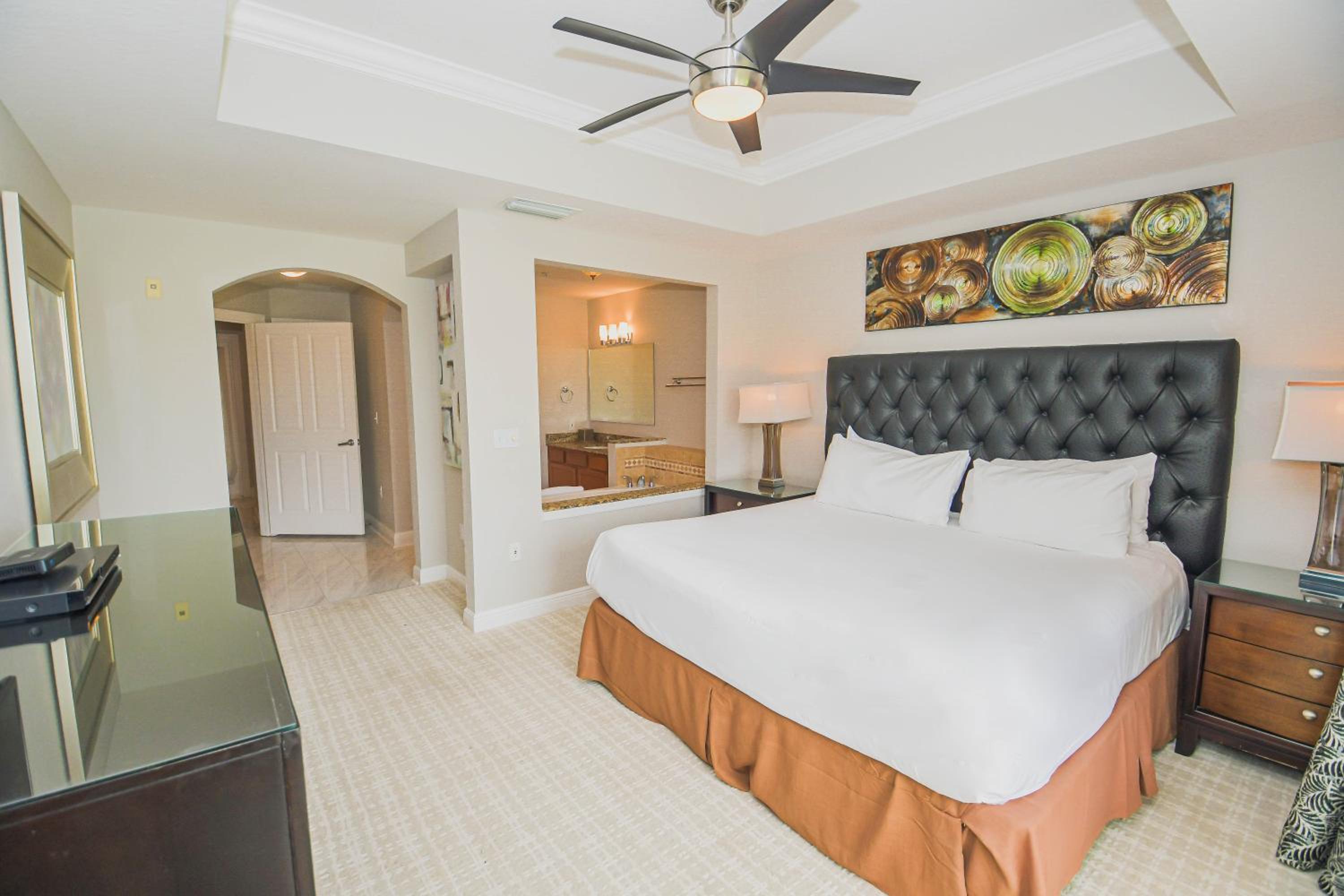 Deluxe Three-Bedroom Villa - Waterpark Access