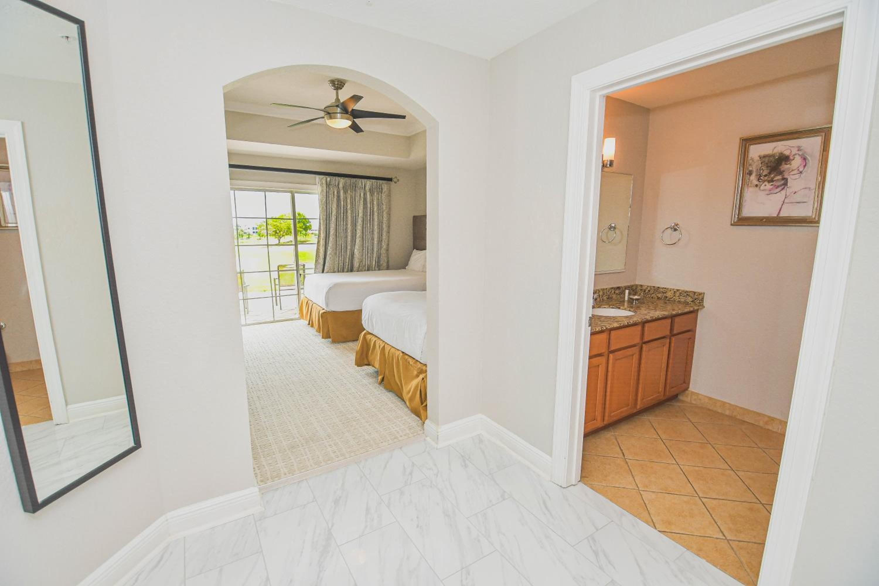 Deluxe Three-Bedroom Villa - Waterpark Access photo 2