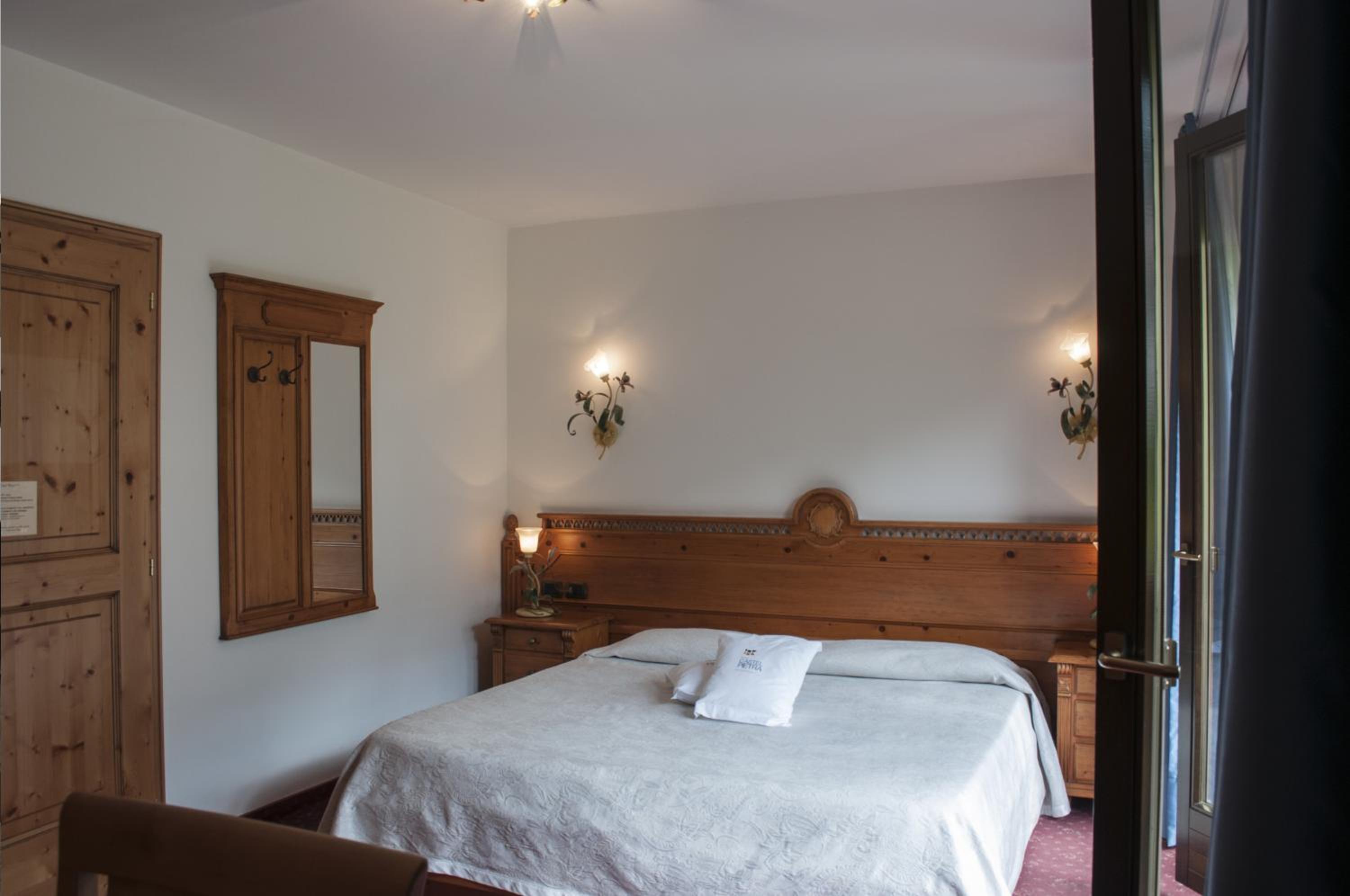 Superior Double or Twin Room - Photo 5