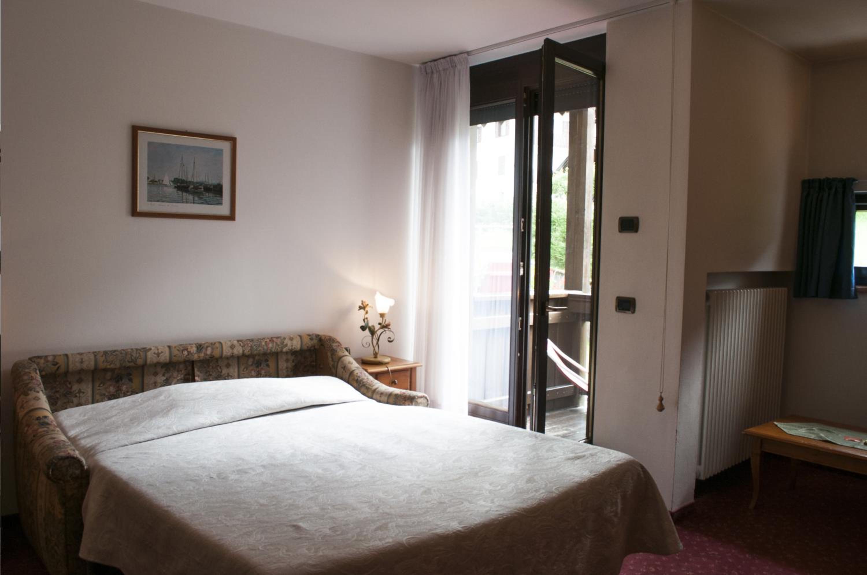 Suite - Photo 3