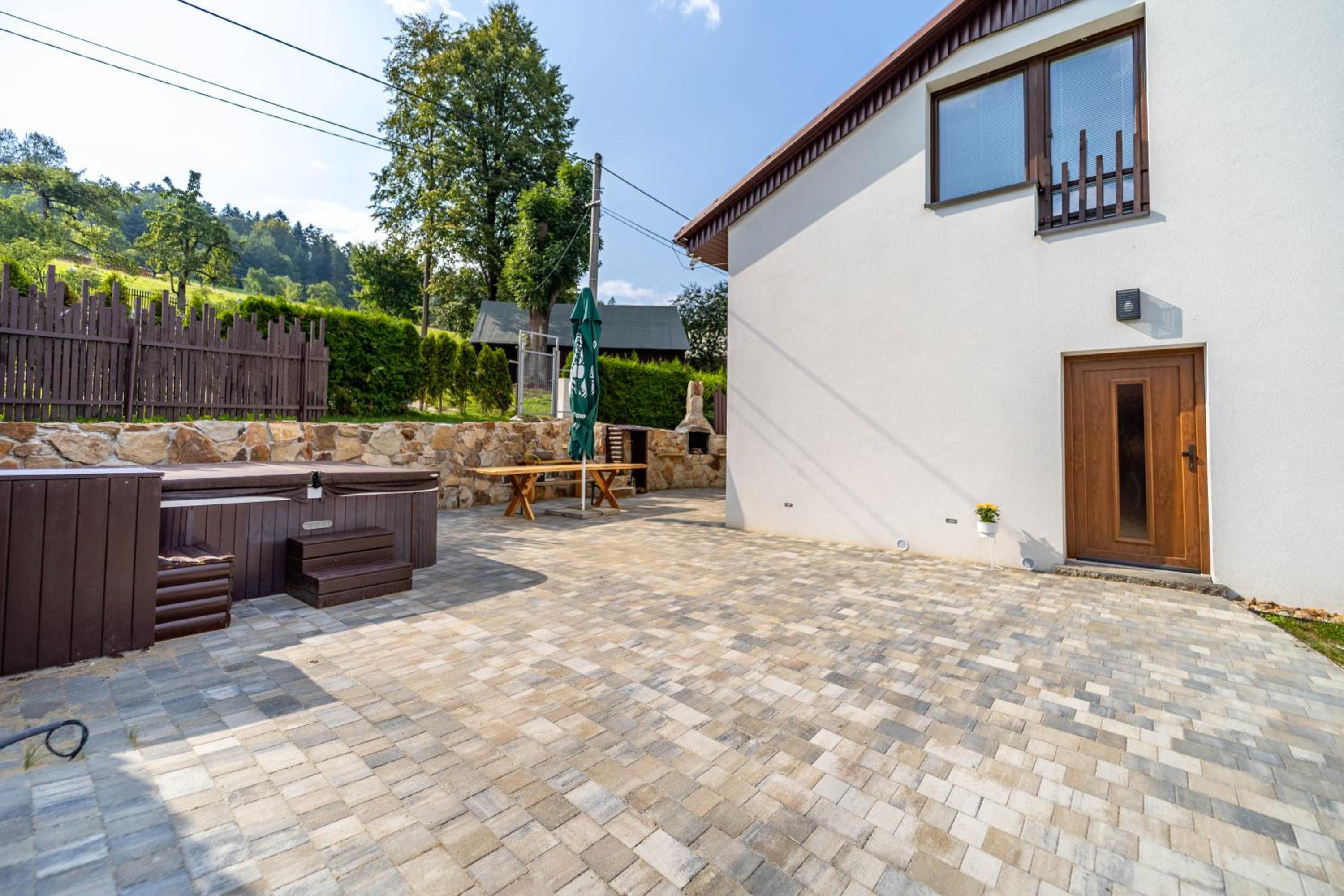 Villa photo 2