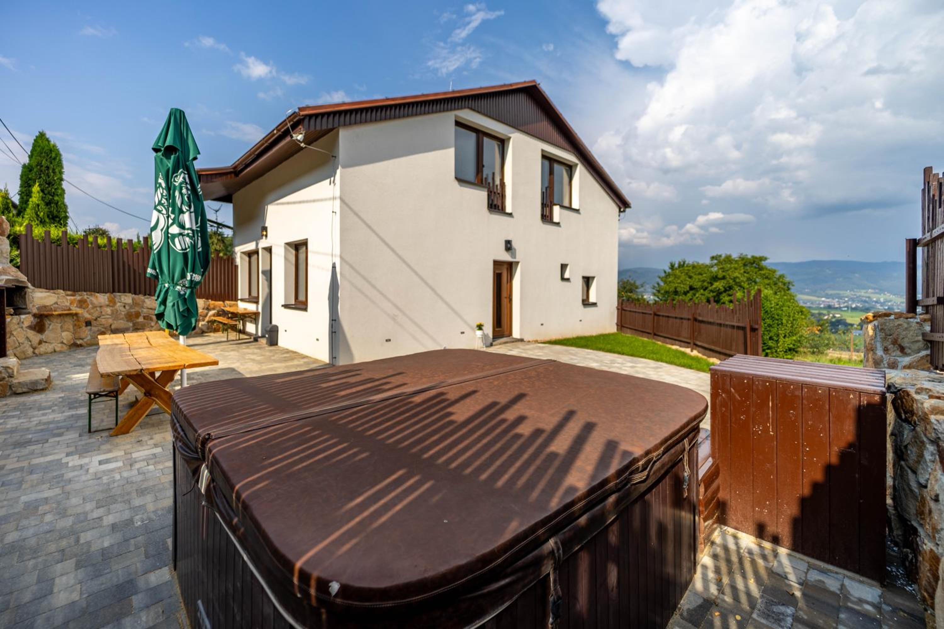Villa photo 3