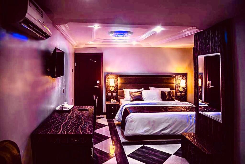 Three-Bedroom Suite photo 1