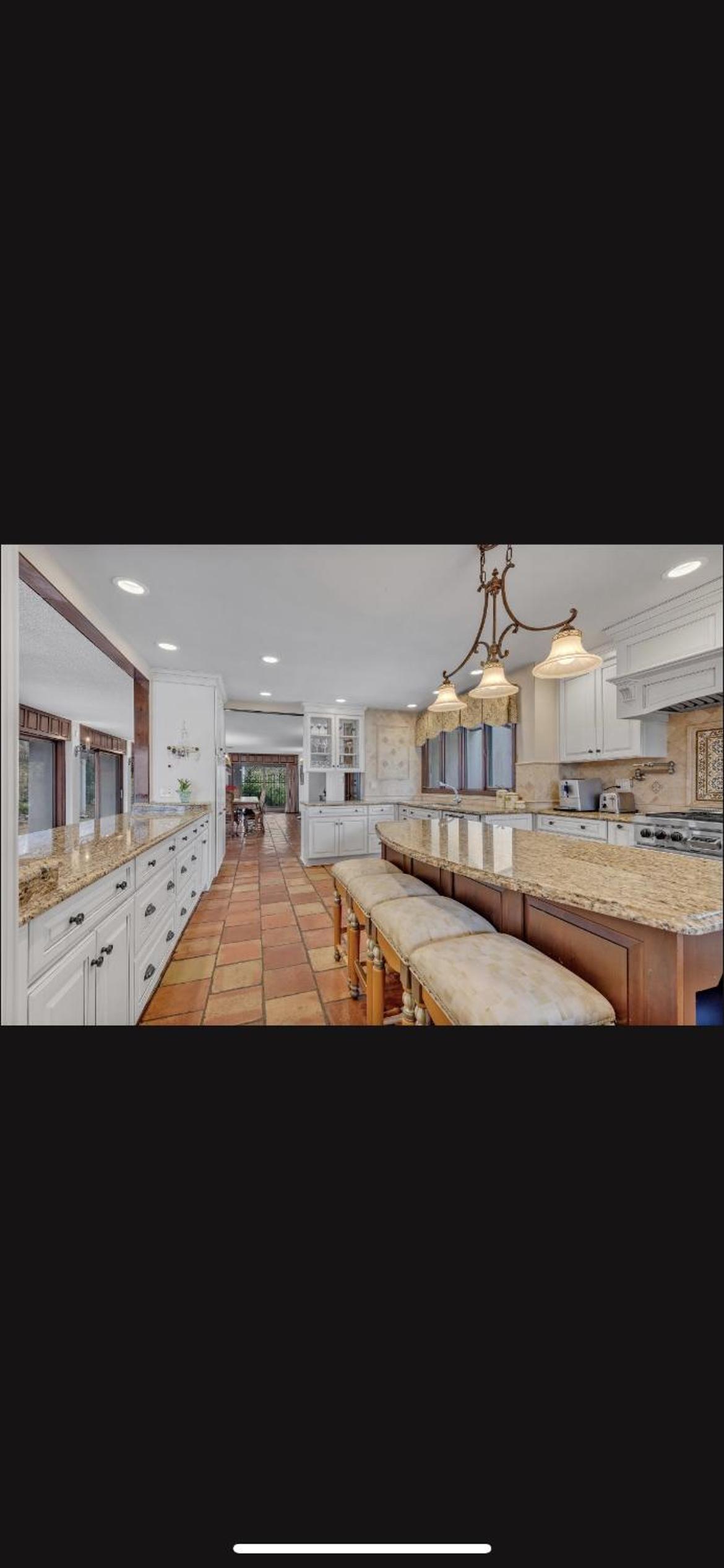 Villa photo 2