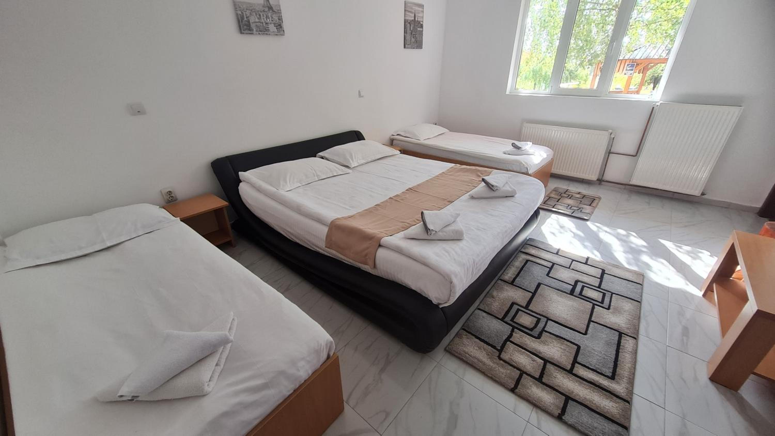 Quadruple Room with Bathroom photo 2