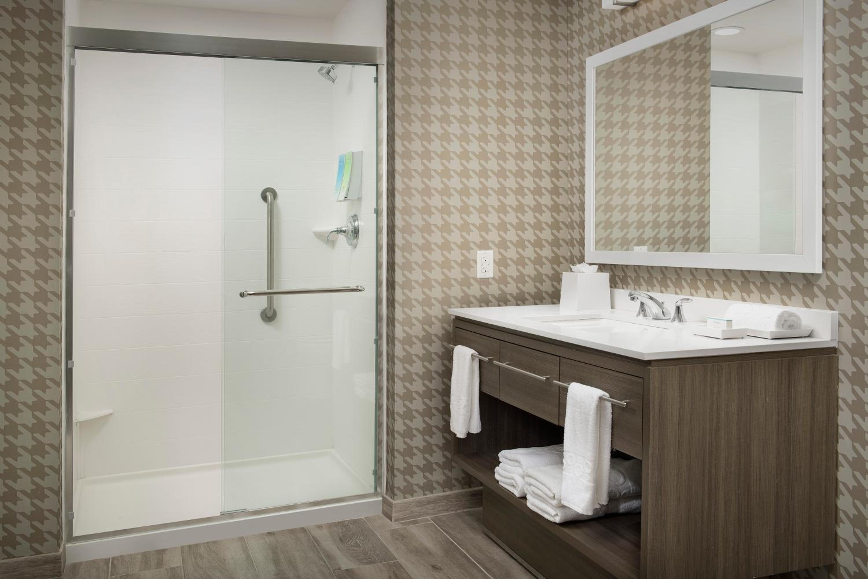 King Studio Suite - Non-Smoking - Photo 2