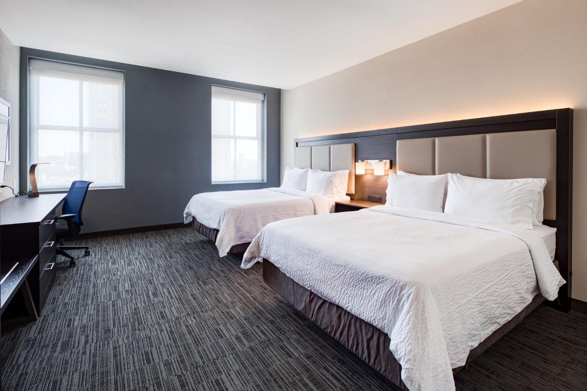 Standard Room with Two Queen Beds photo 2