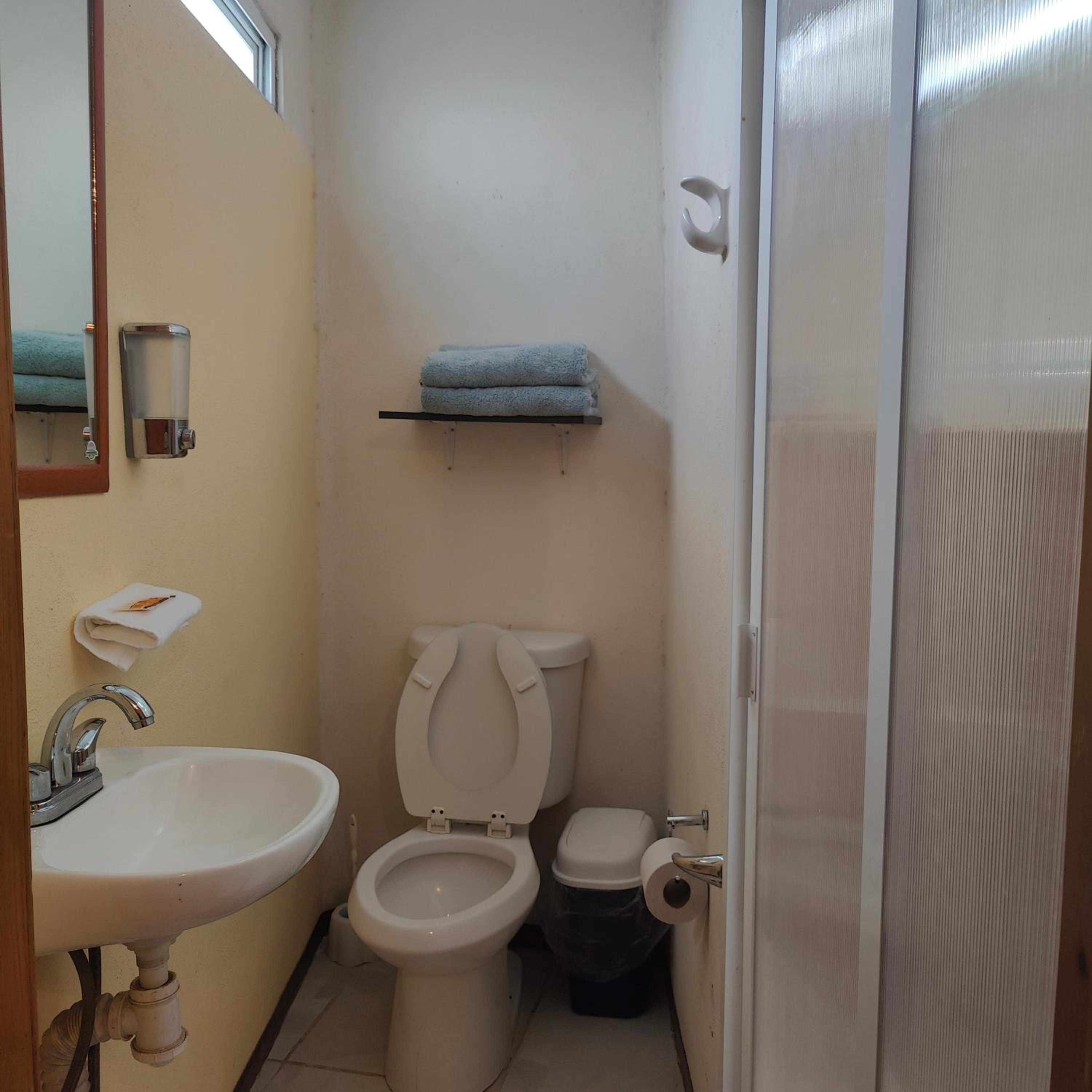 Double Room with Private Bathroom - Photo 5