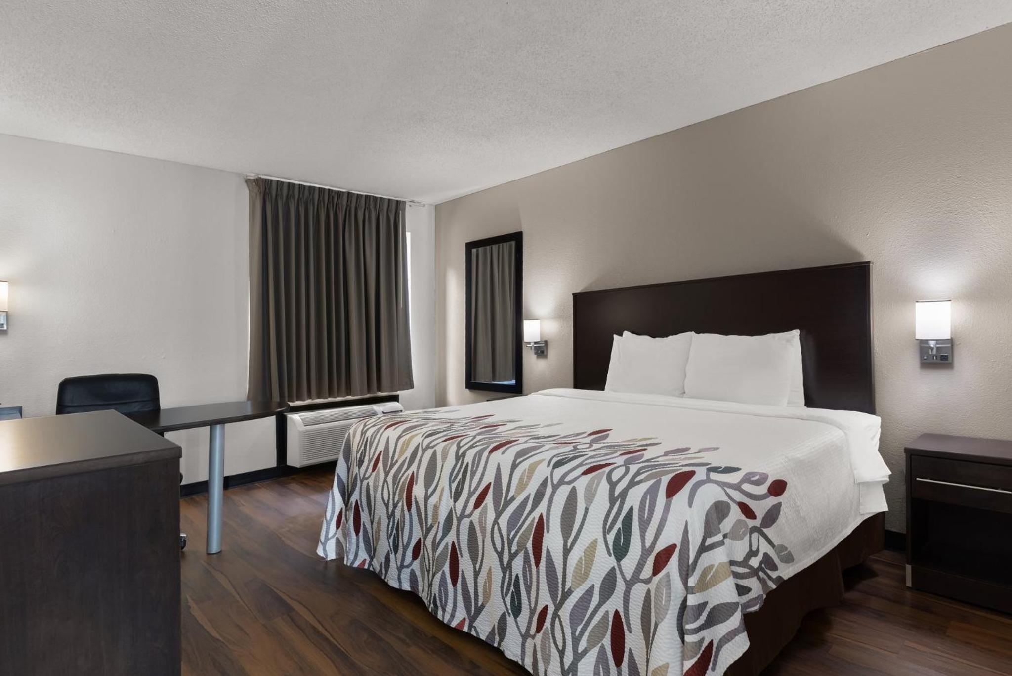 Suite King Room Non-Smoking - Photo 4