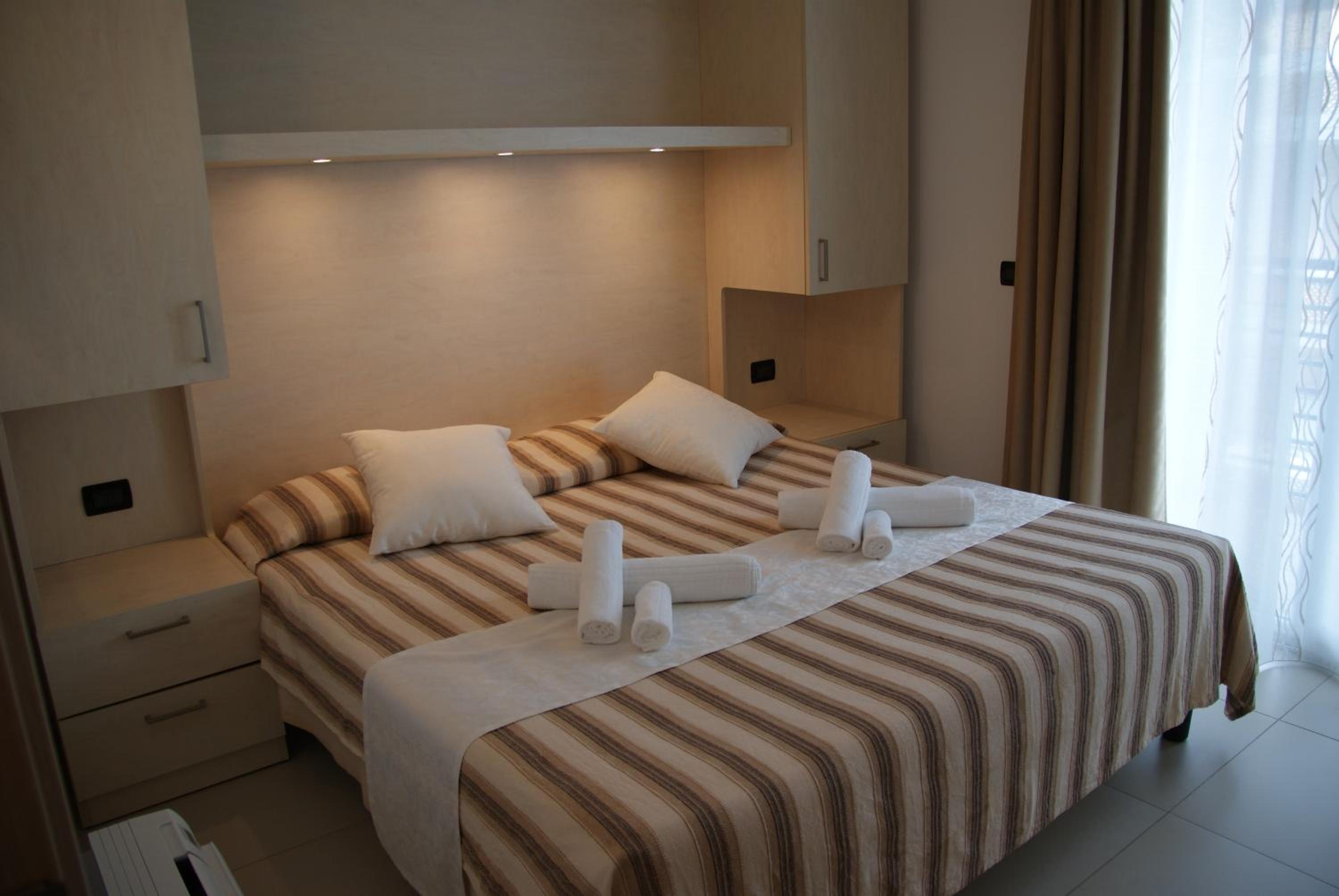 One-Bedroom Suite with Lagoon View