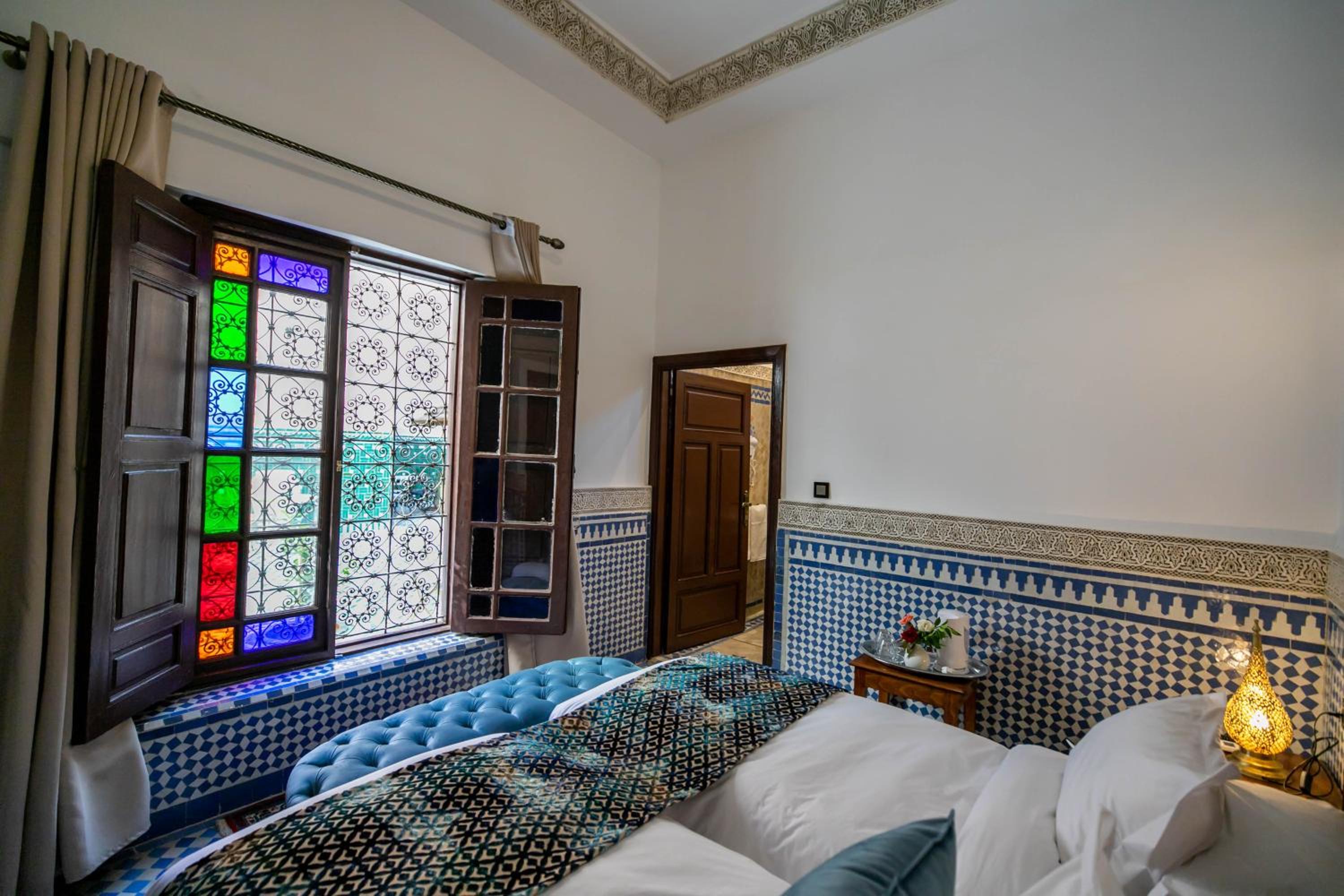 Double or Twin Room with Pool View - Photo 9