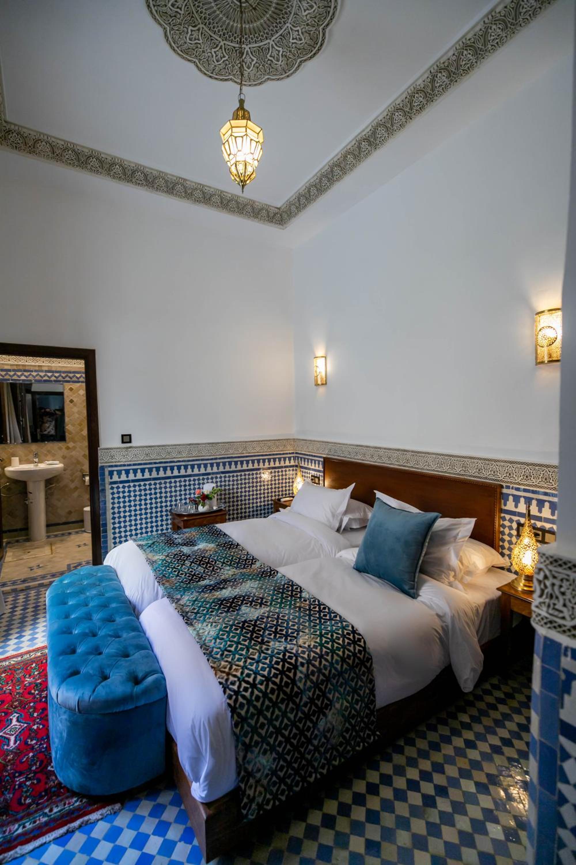 Double or Twin Room with Pool View - Photo 8