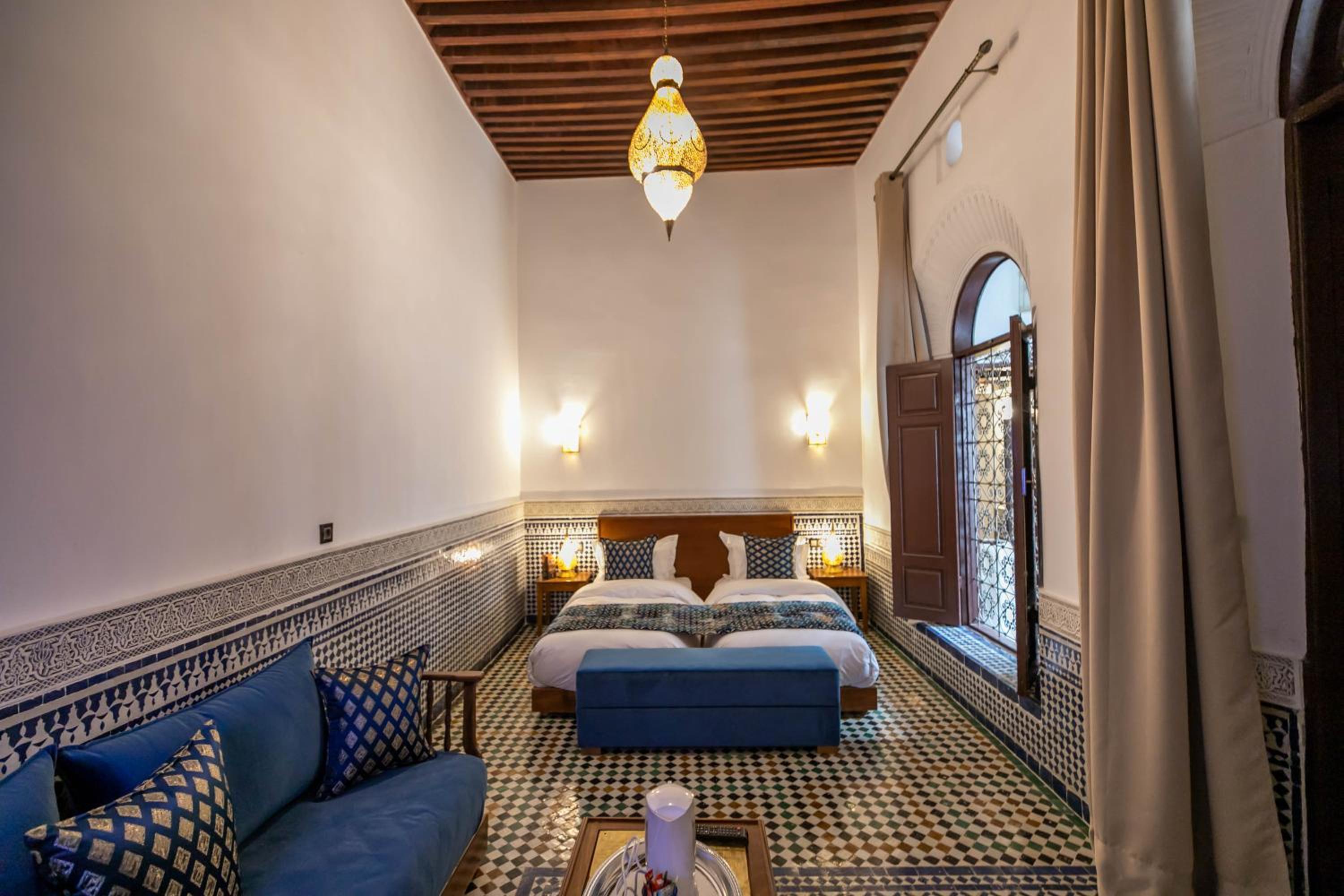 Deluxe Junior Suite - Photo 19