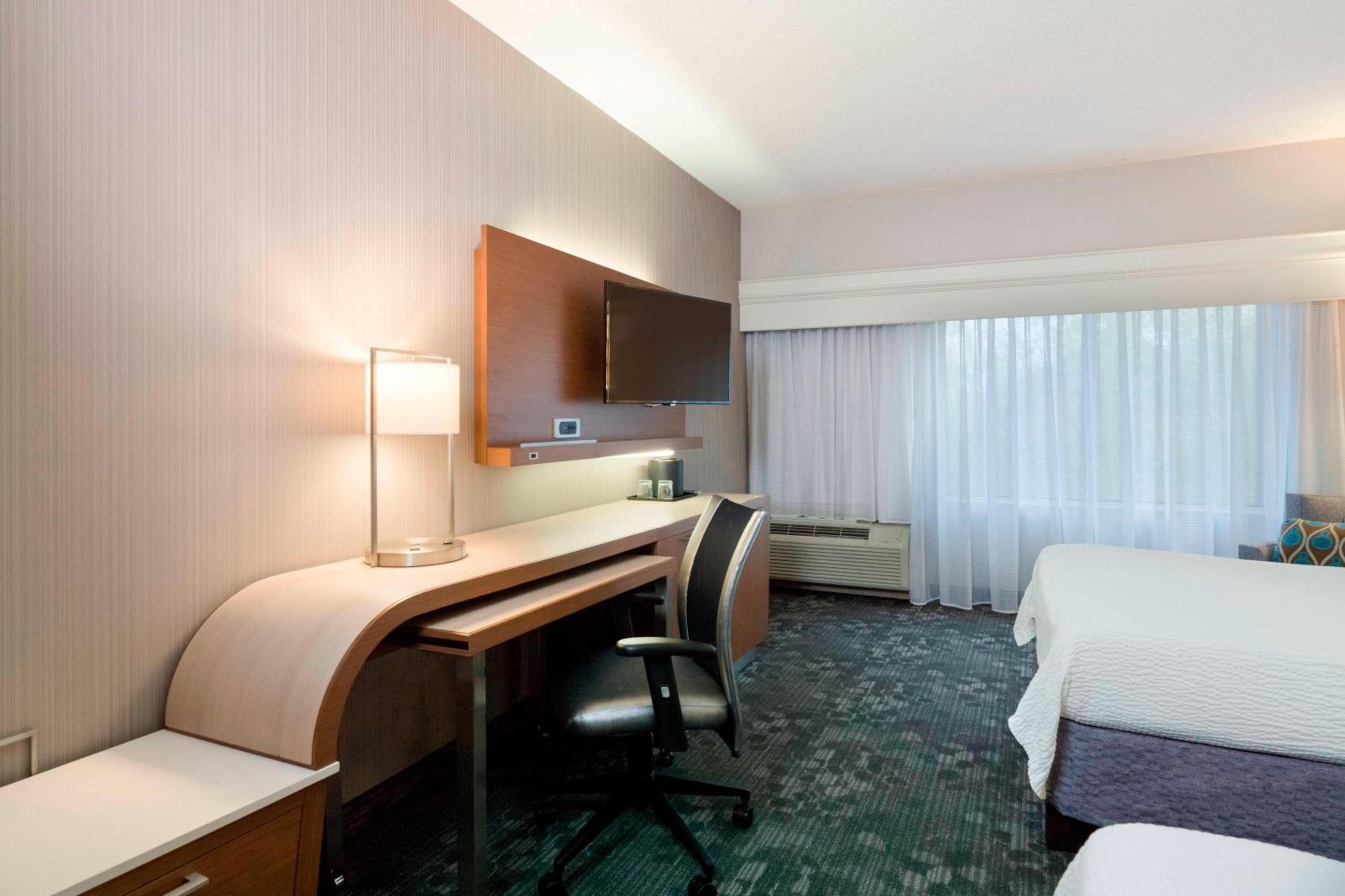 Double Room with Two Double Beds - Photo 6