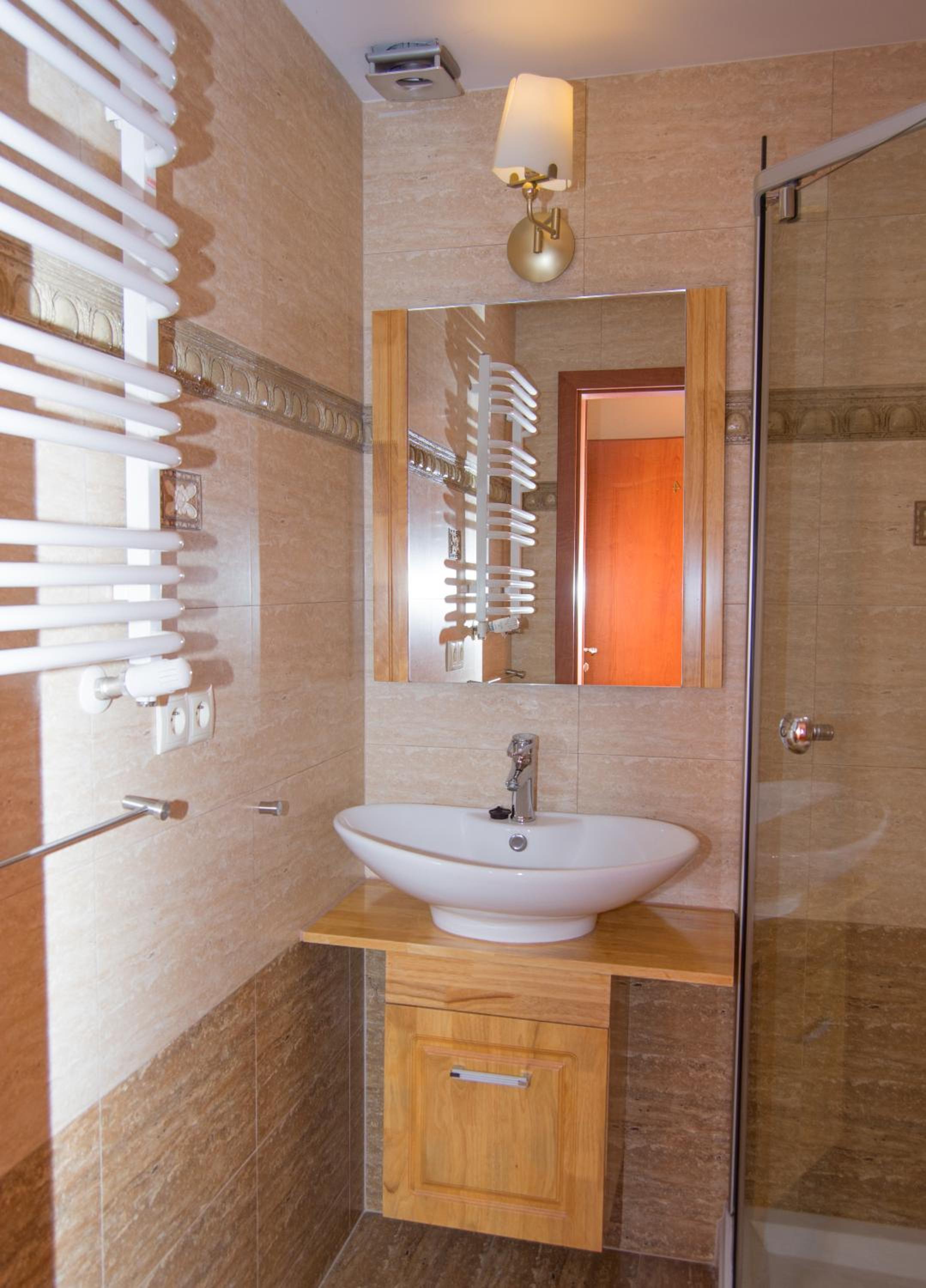 Double or Twin Room - Photo 10