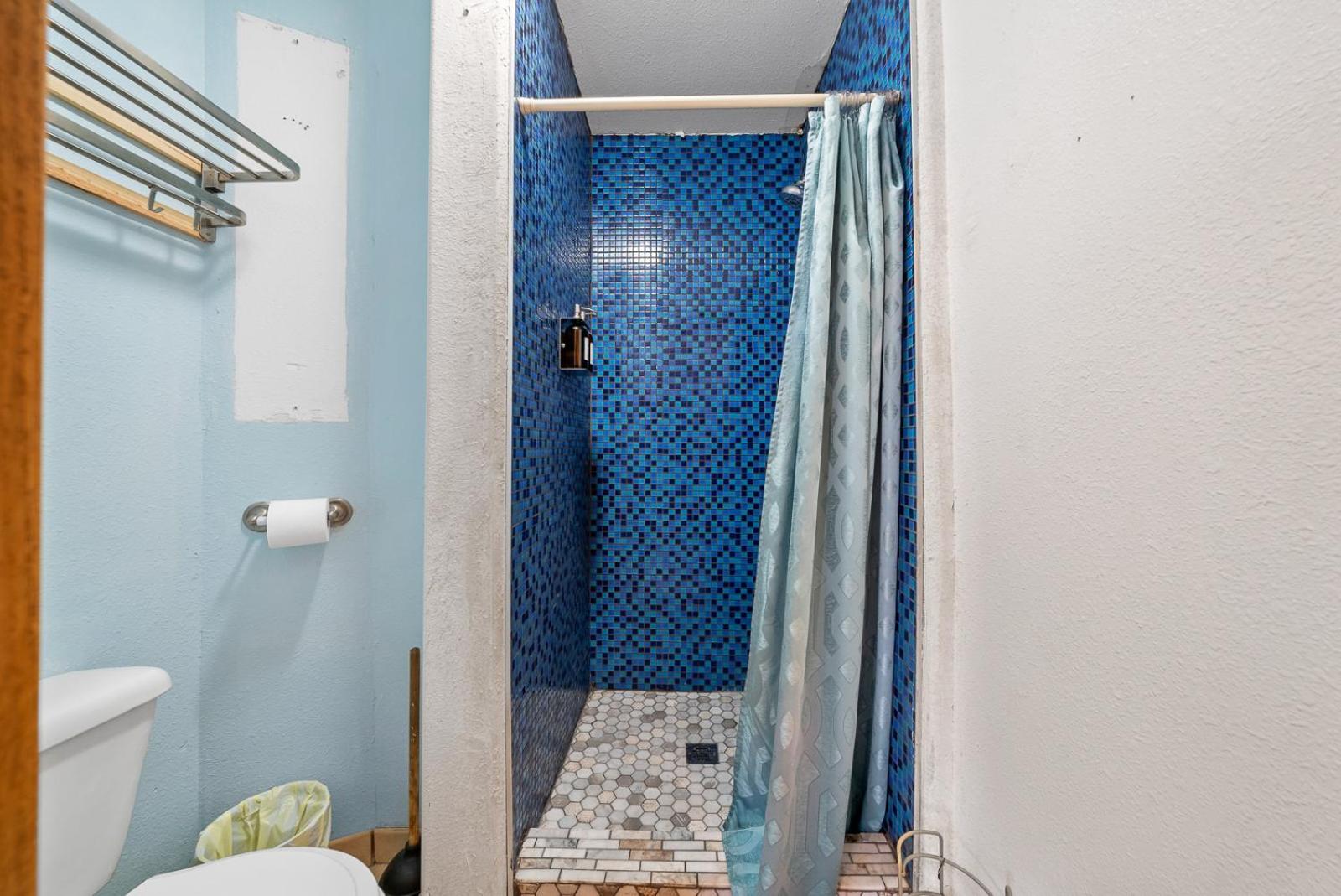 One Double Bed with Private Bathroom photo 2