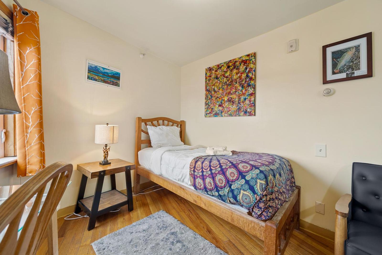 Single Room with Shared Bathroom photo 3
