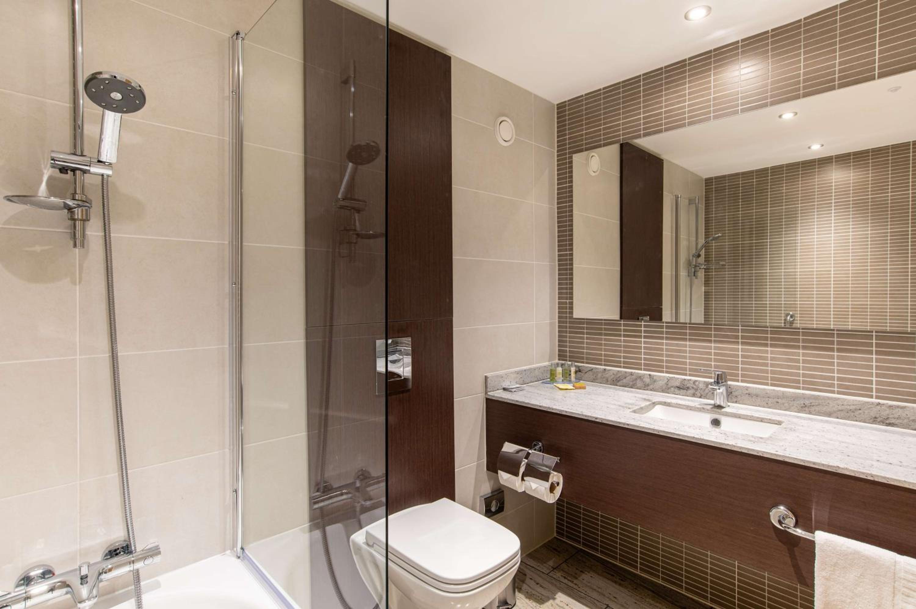 Double Room with Two Double Beds - Photo 7