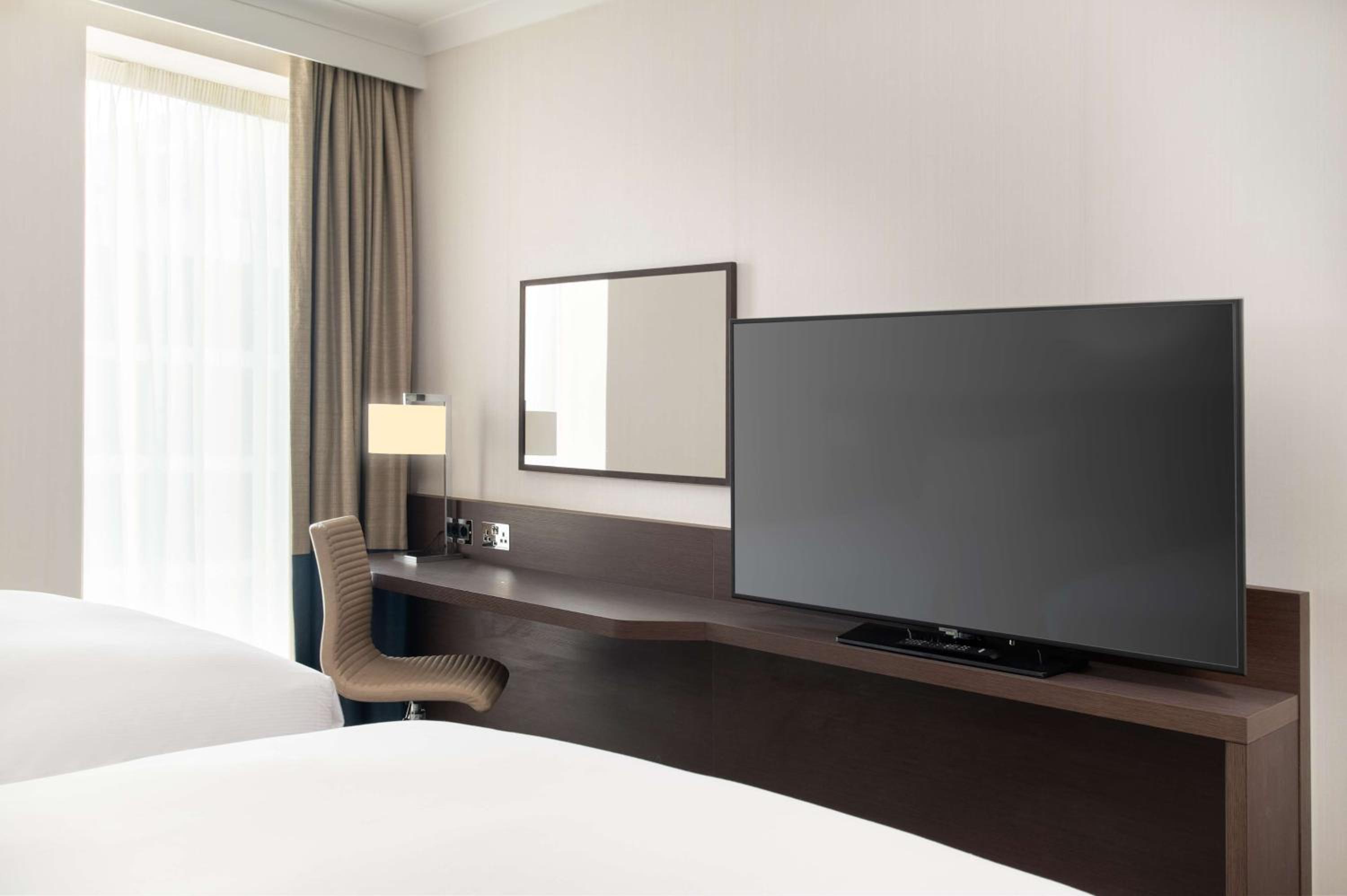 Double Room with Two Double Beds - Photo 8