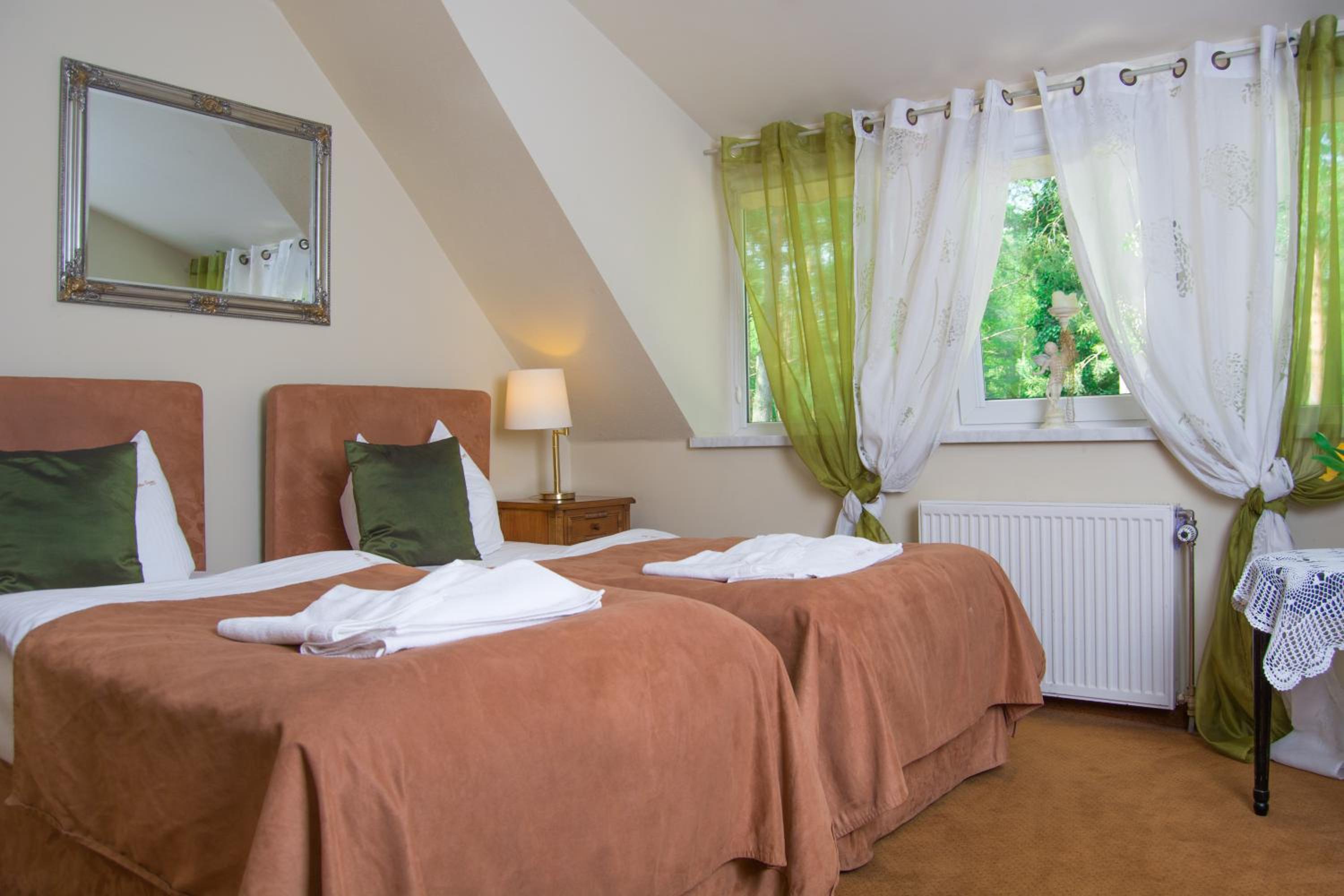Double or Twin Room - Photo 5