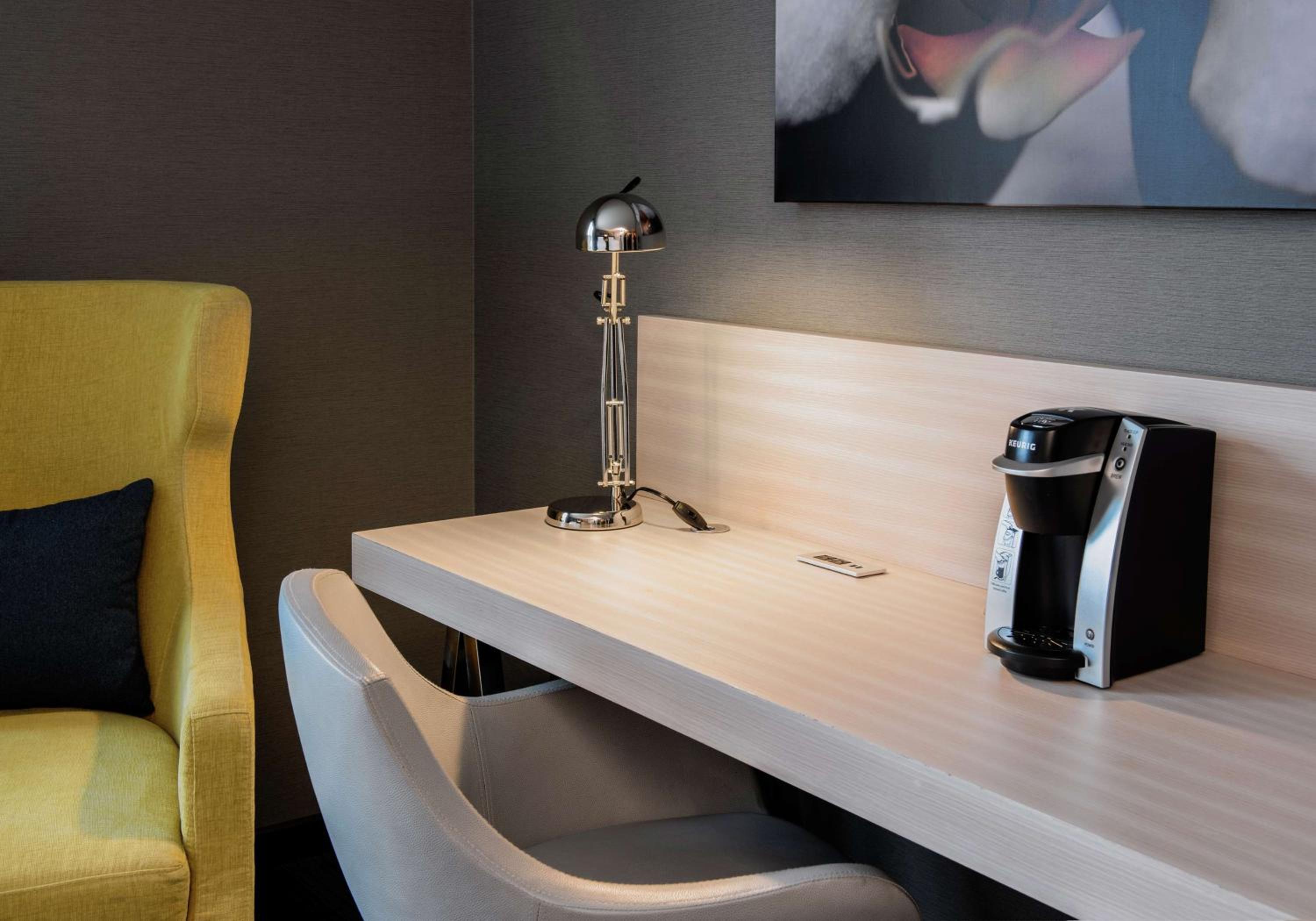King Room with Roll-In Shower - Mobility and Hearing Accessible