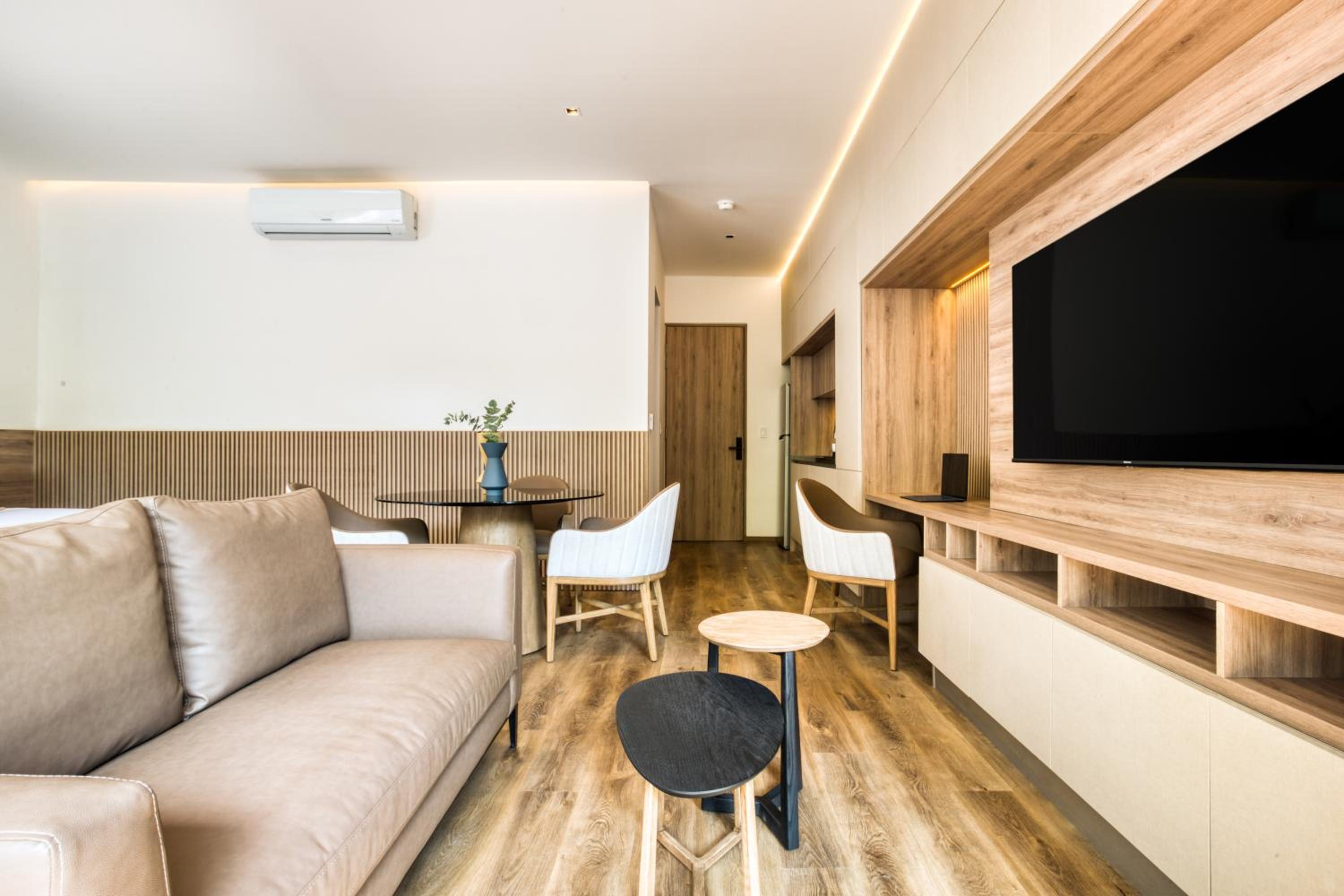 Premium Studio with a Private Balcony - Photo 7