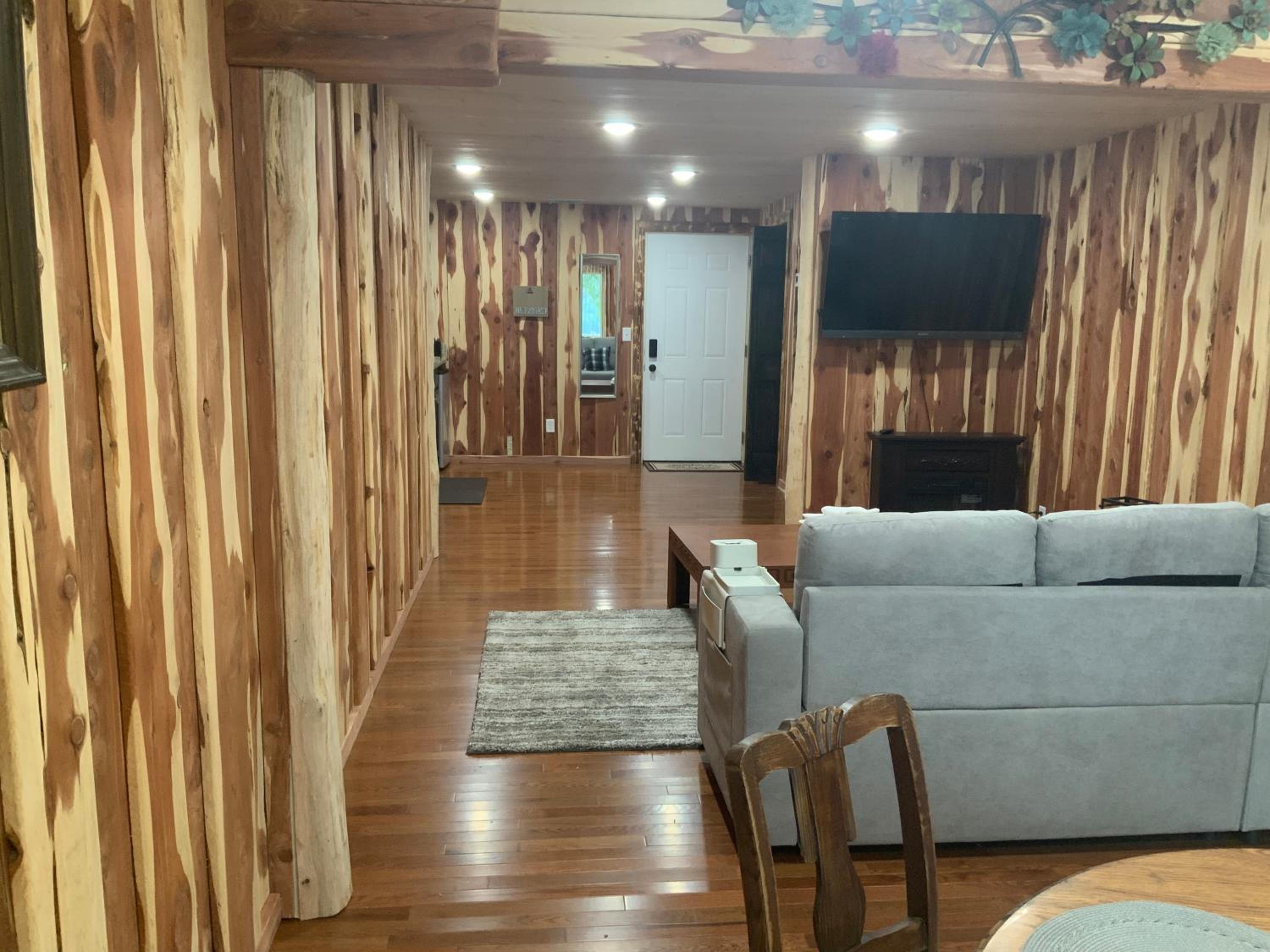 Apartment with Lake View - Photo 41