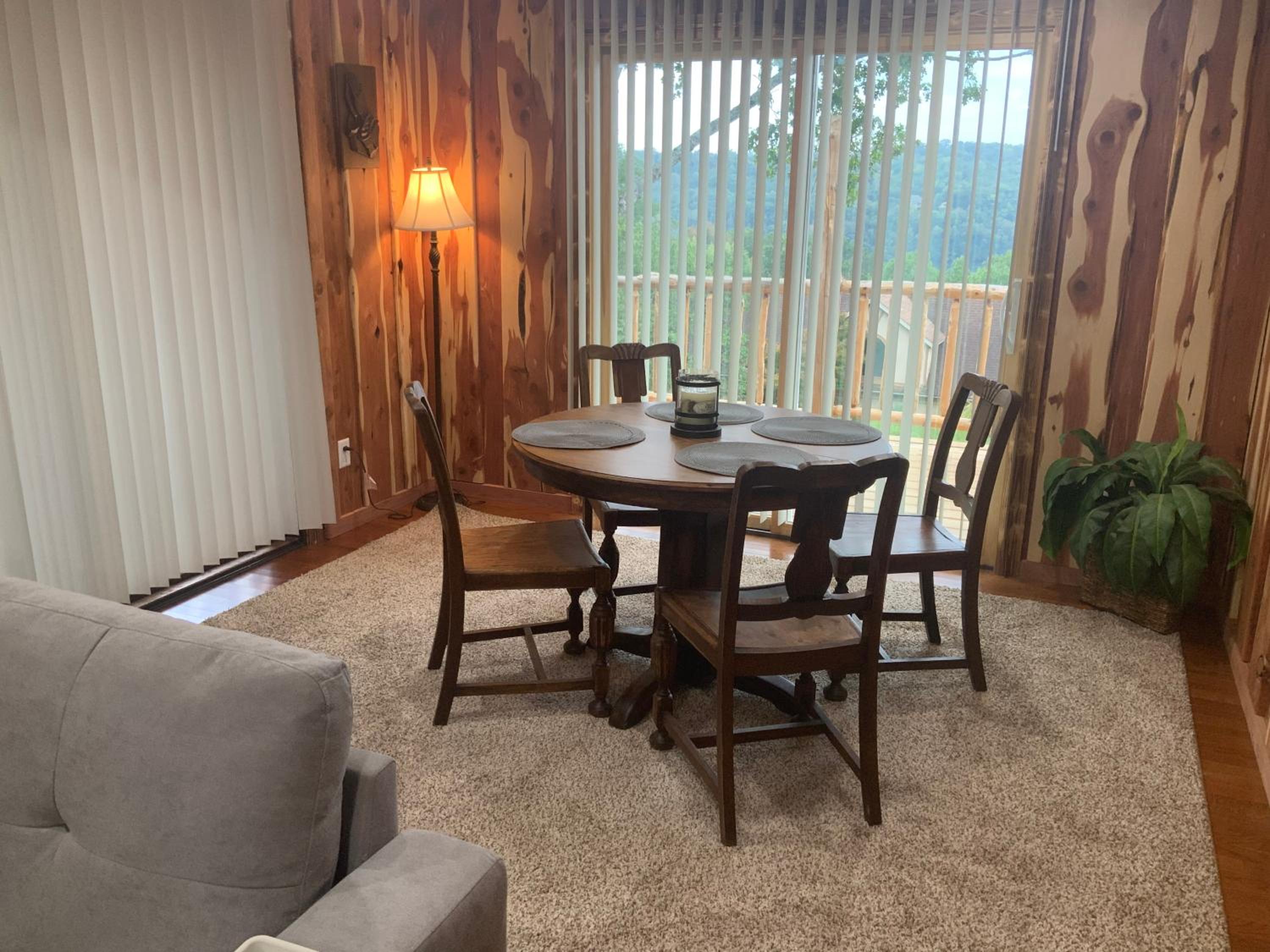Apartment with Lake View - Photo 21