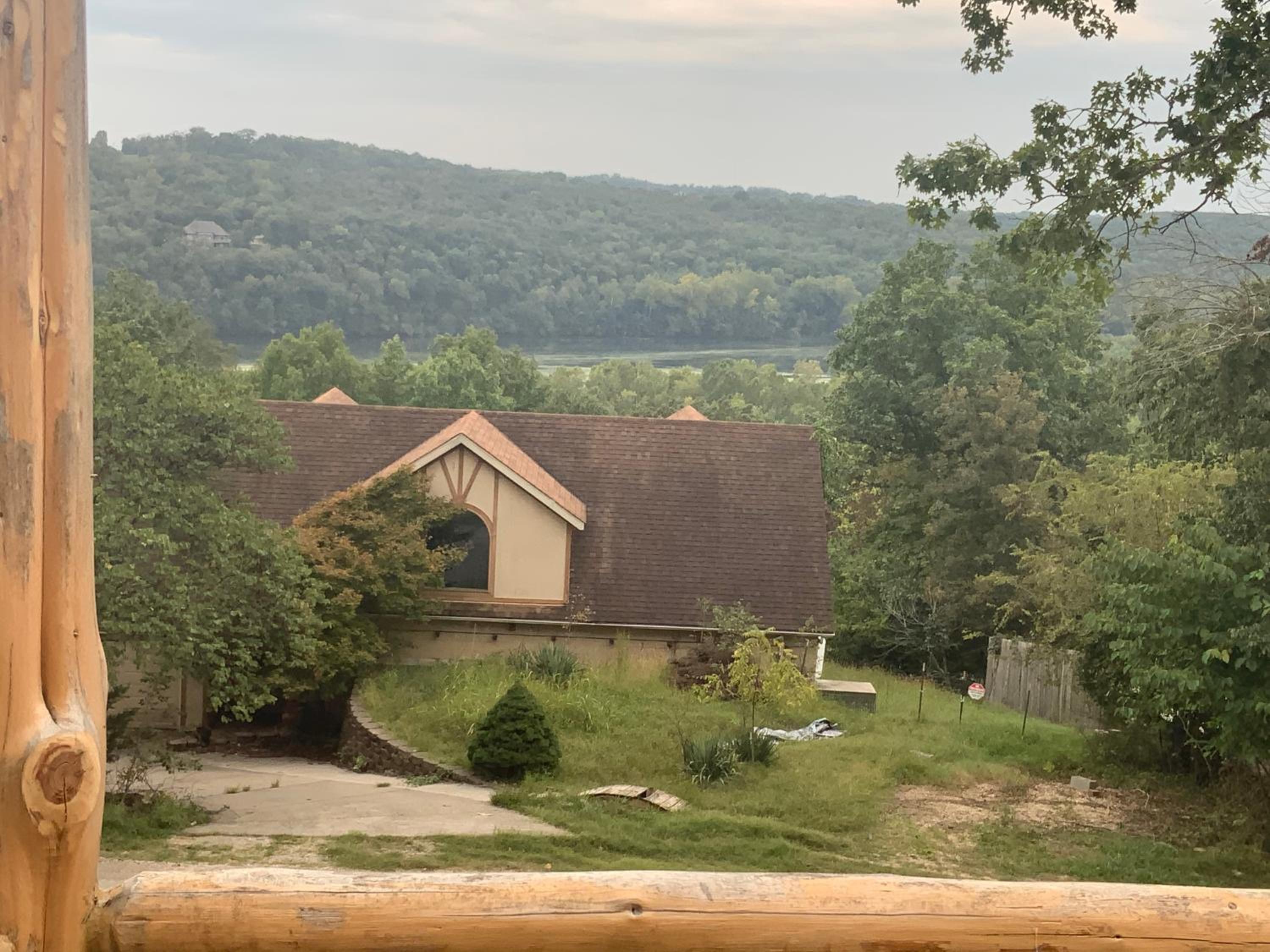 Apartment with Lake View - Photo 12