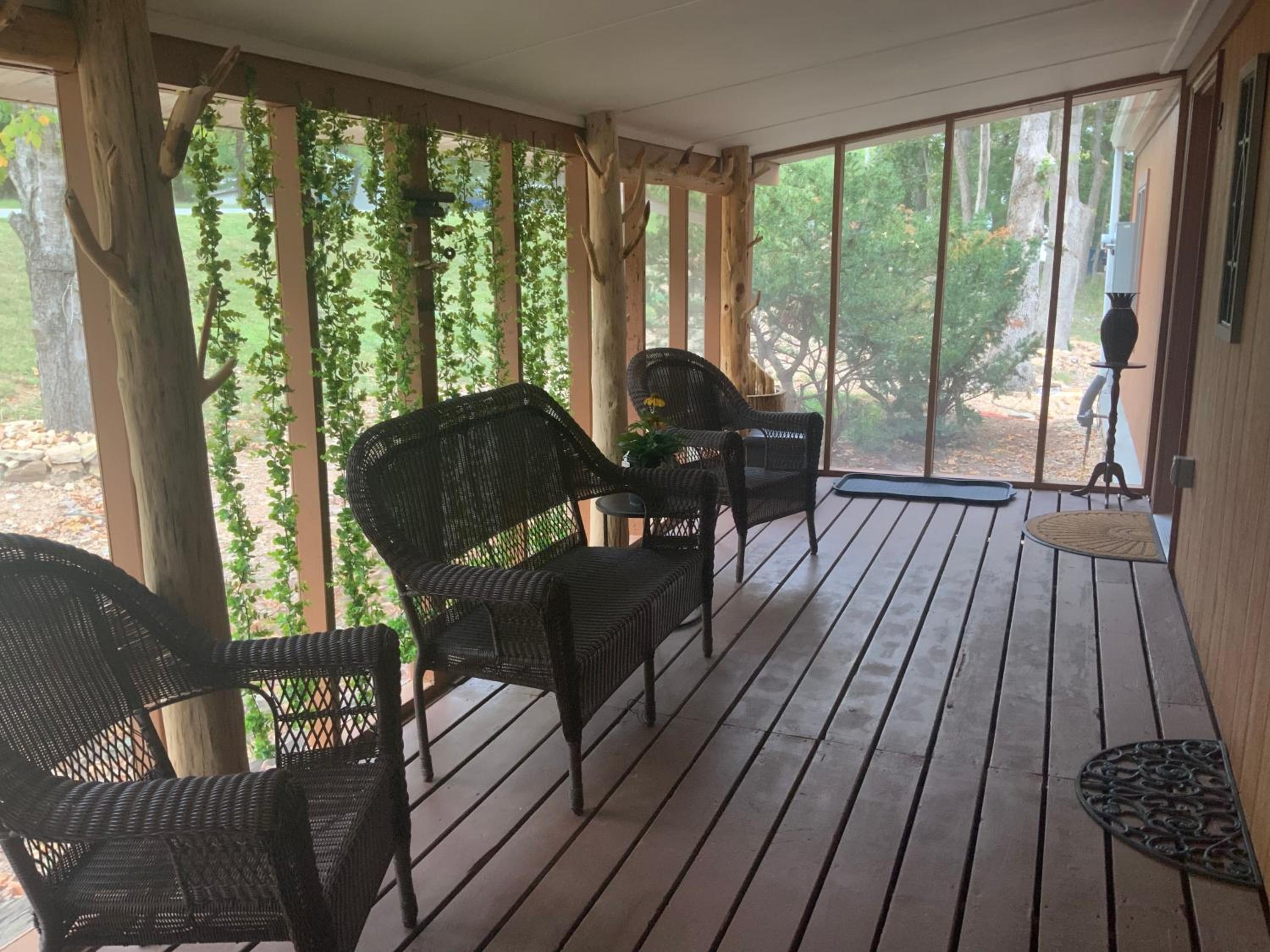 Apartment with Lake View - Photo 8