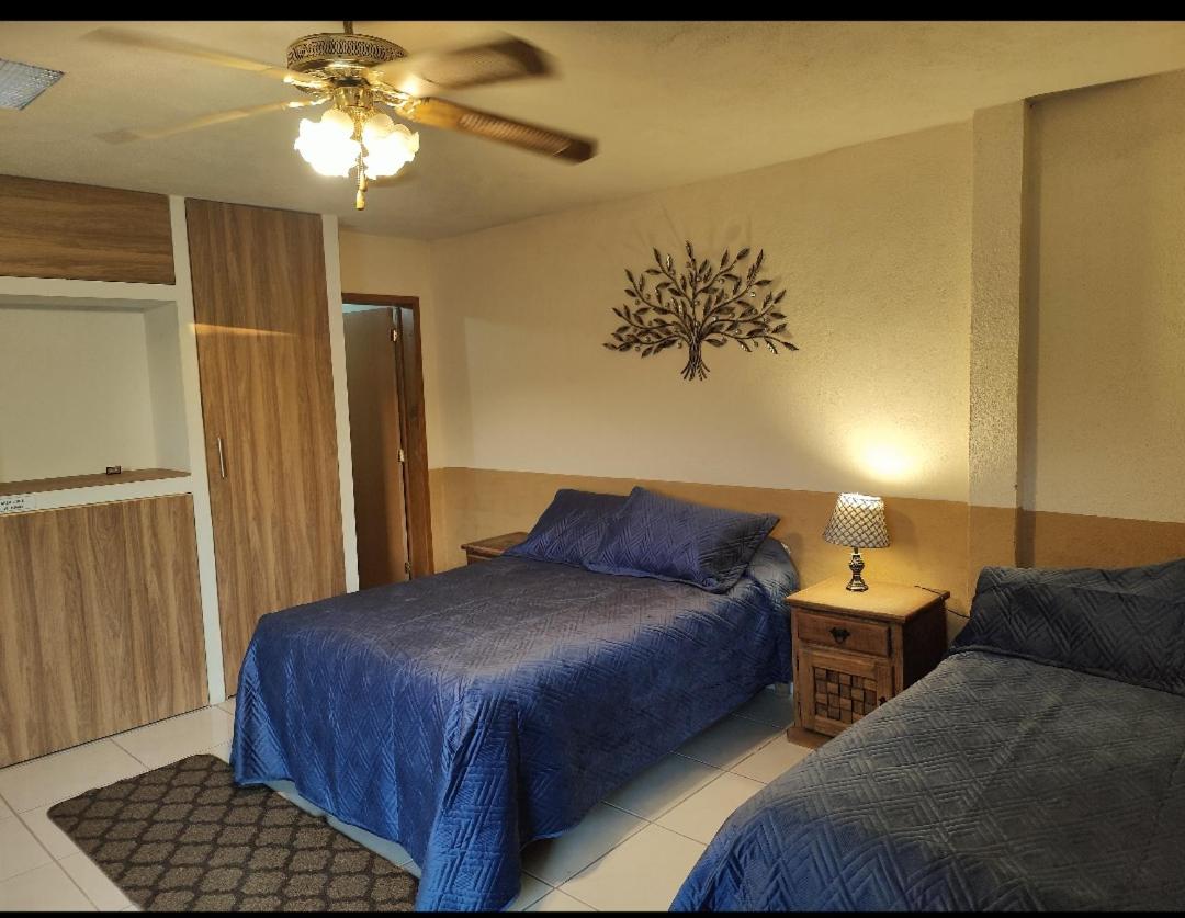 Double or Twin Room with Private Bathroom - Photo 3