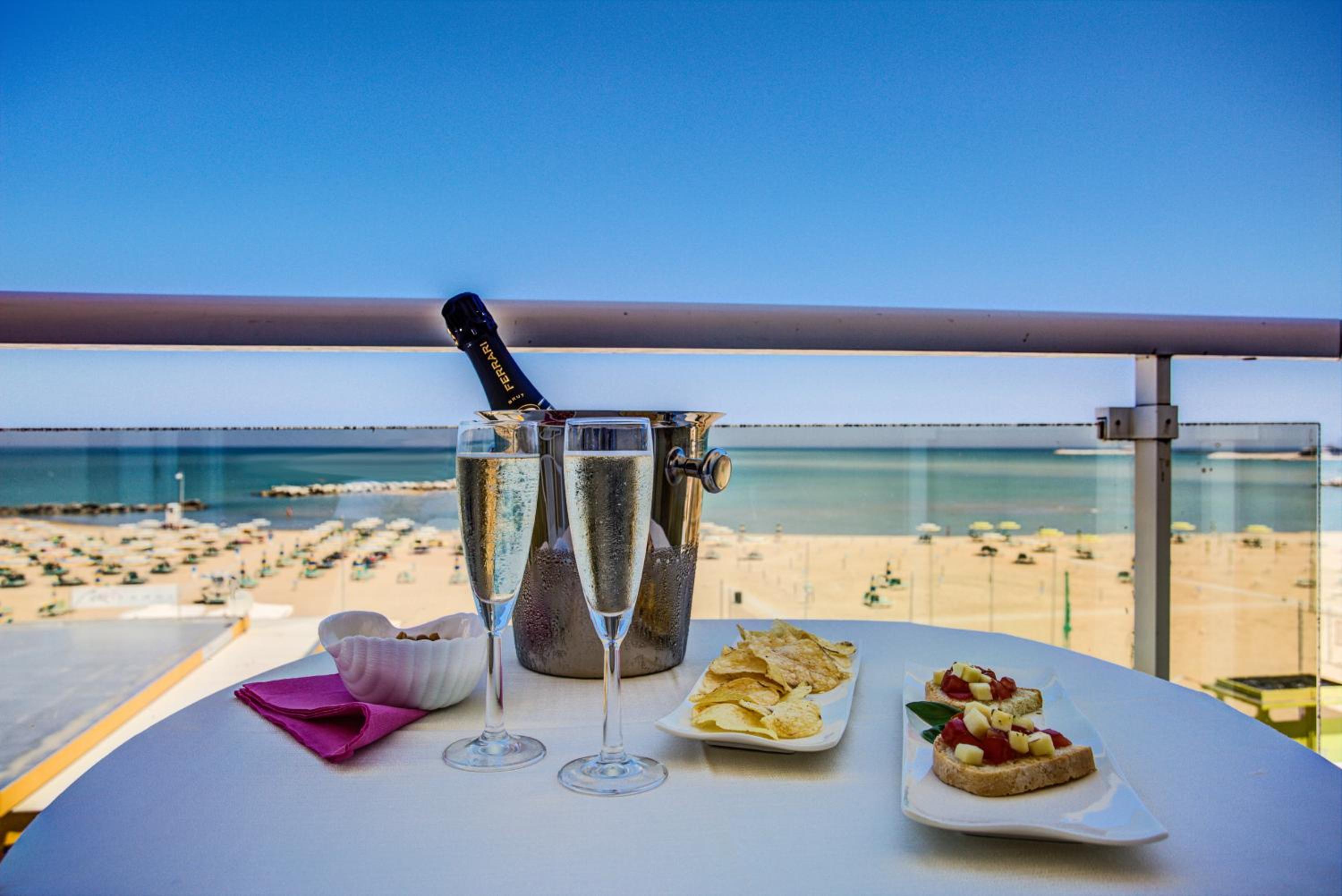 Superior Double or Twin Room with Sea View - Photo 4